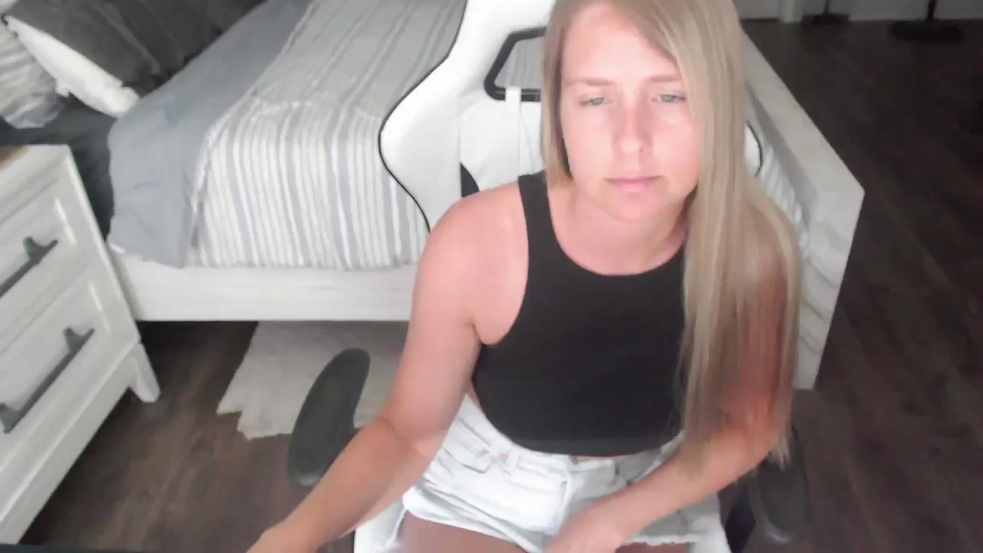 Gallery image thumbnail from ZenZoey's myfreecams stream on, 07/14/2025, 16:23 image 20 of 20