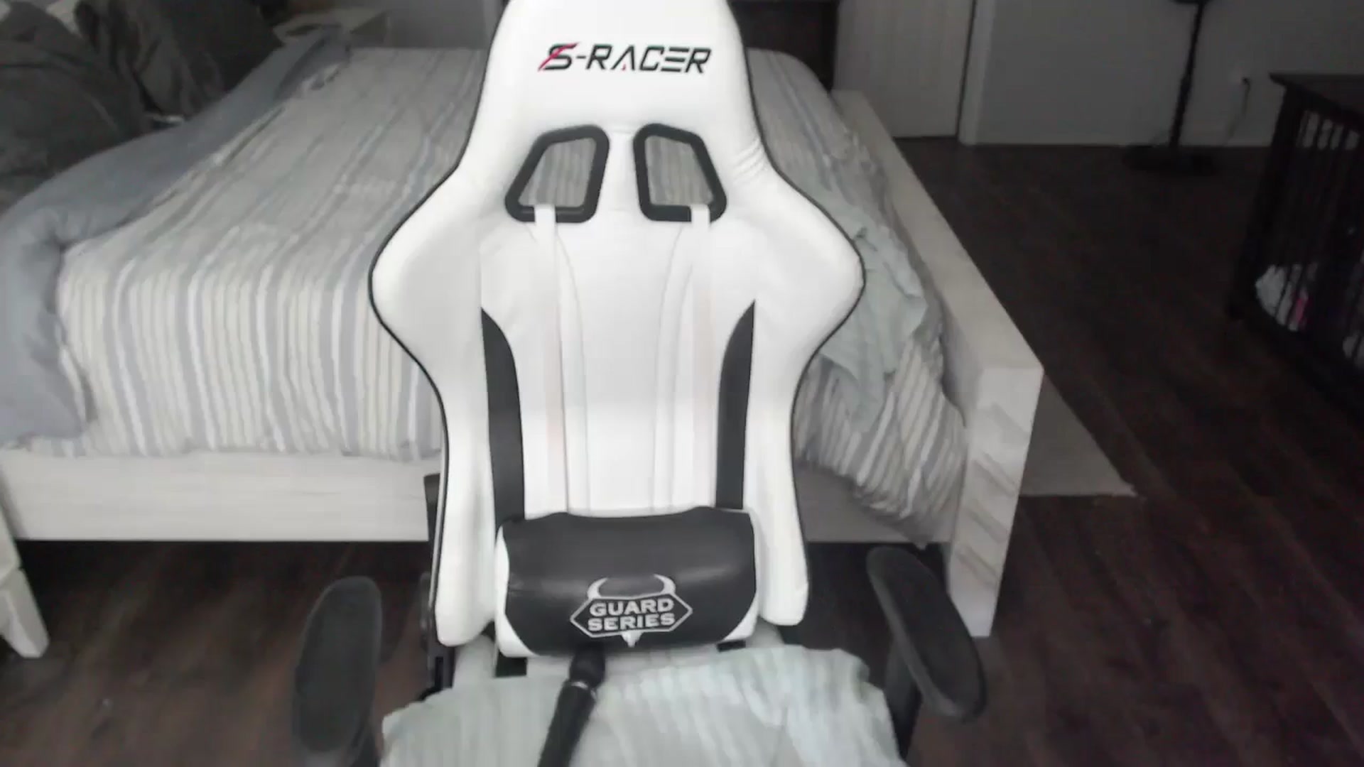Gallery image thumbnail from ZenZoey's myfreecams stream on, 07/22/2025, 15:51 image 15 of 20