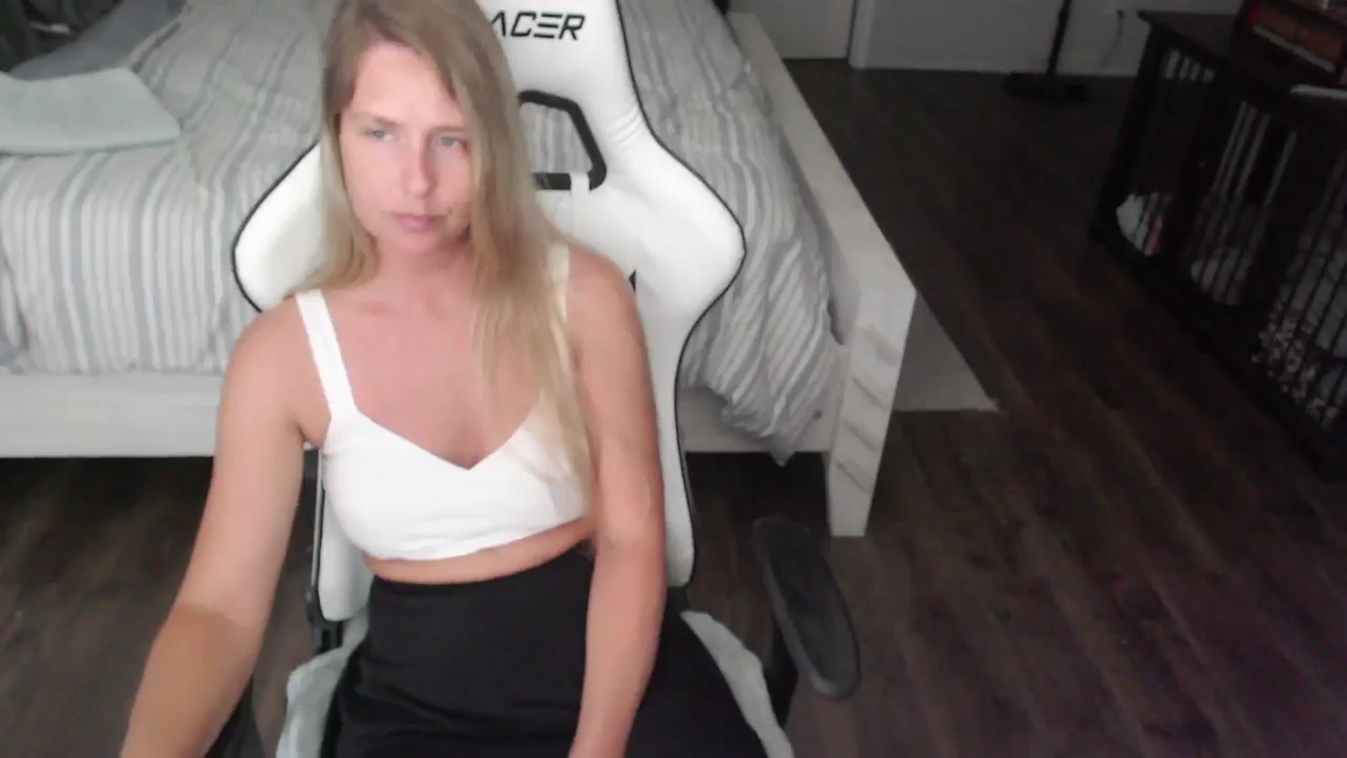 Gallery image thumbnail from ZenZoey's myfreecams stream on, 07/22/2025, 20:28 image 3 of 20