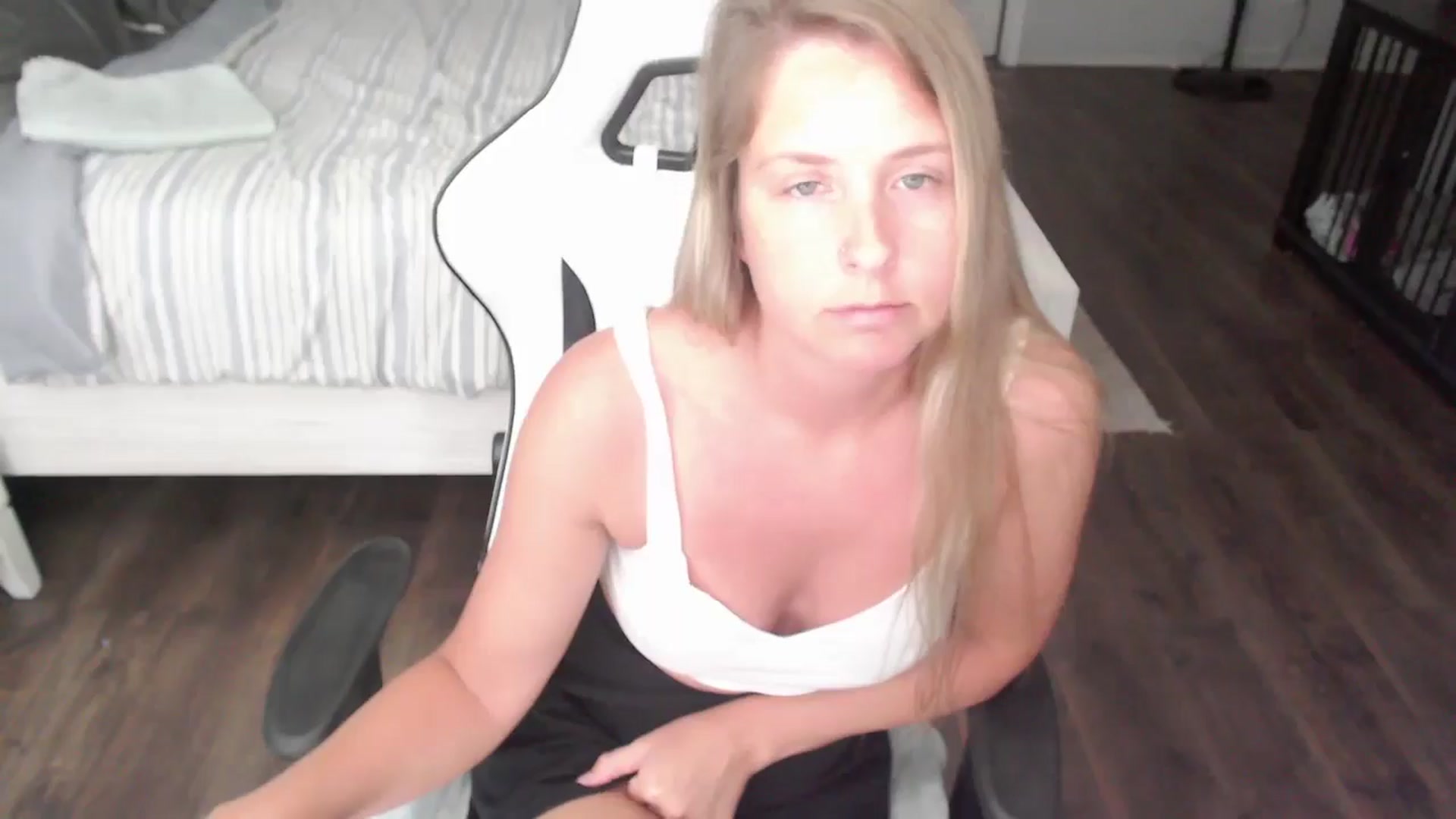 Gallery image thumbnail from ZenZoey's myfreecams stream on, 07/22/2025, 20:28 image 18 of 20