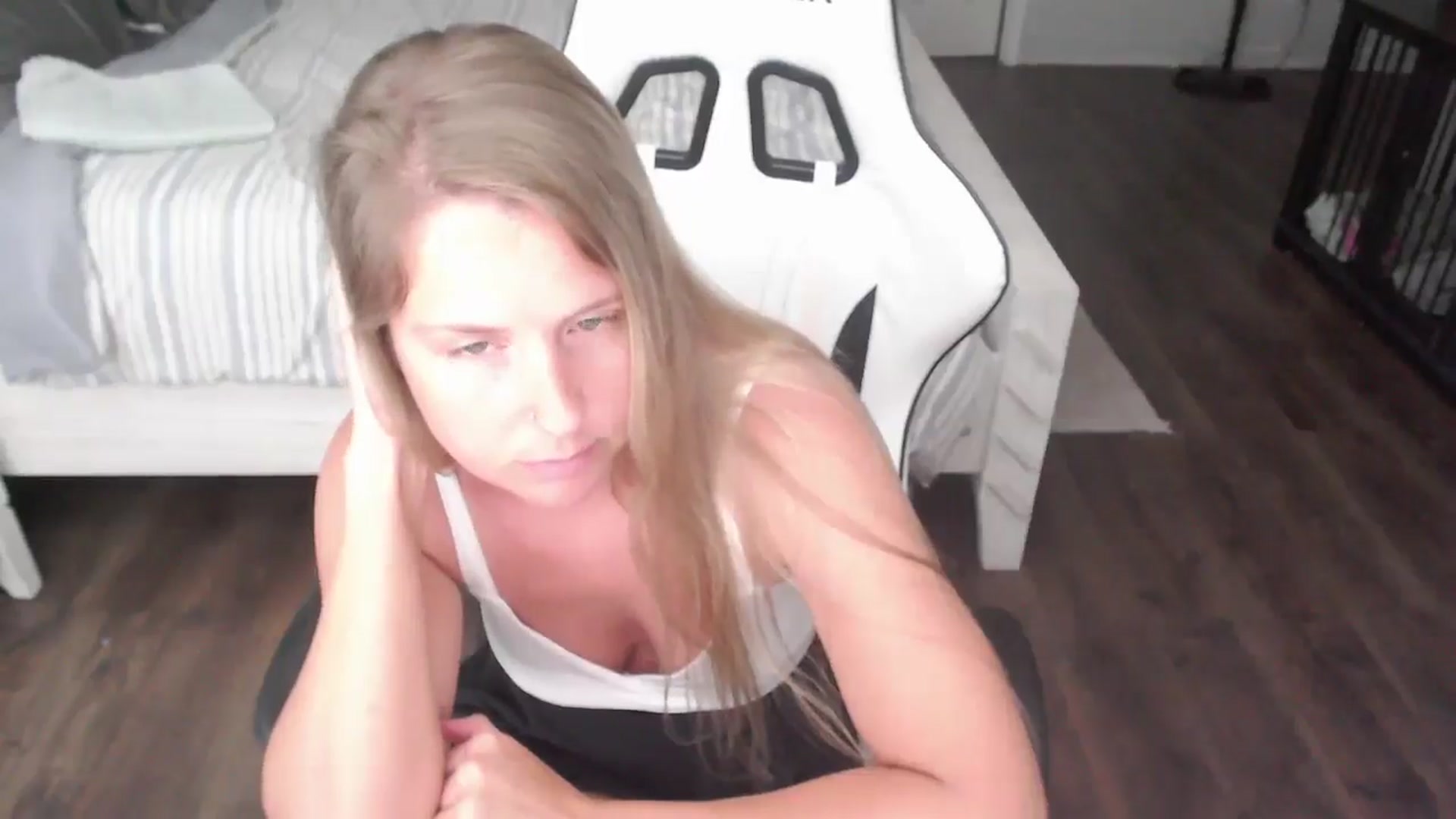 Gallery image thumbnail from ZenZoey's myfreecams stream on, 07/22/2025, 20:28 image 20 of 20