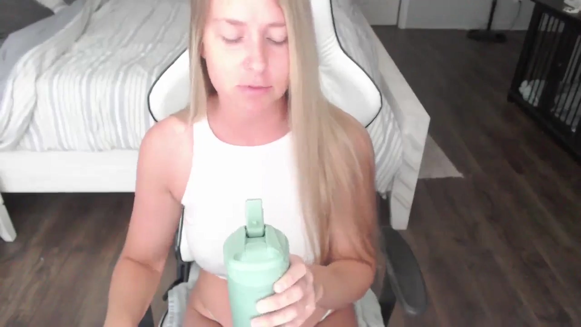 Gallery image thumbnail from ZenZoey's myfreecams stream on, 07/23/2025, 16:40 image 3 of 20