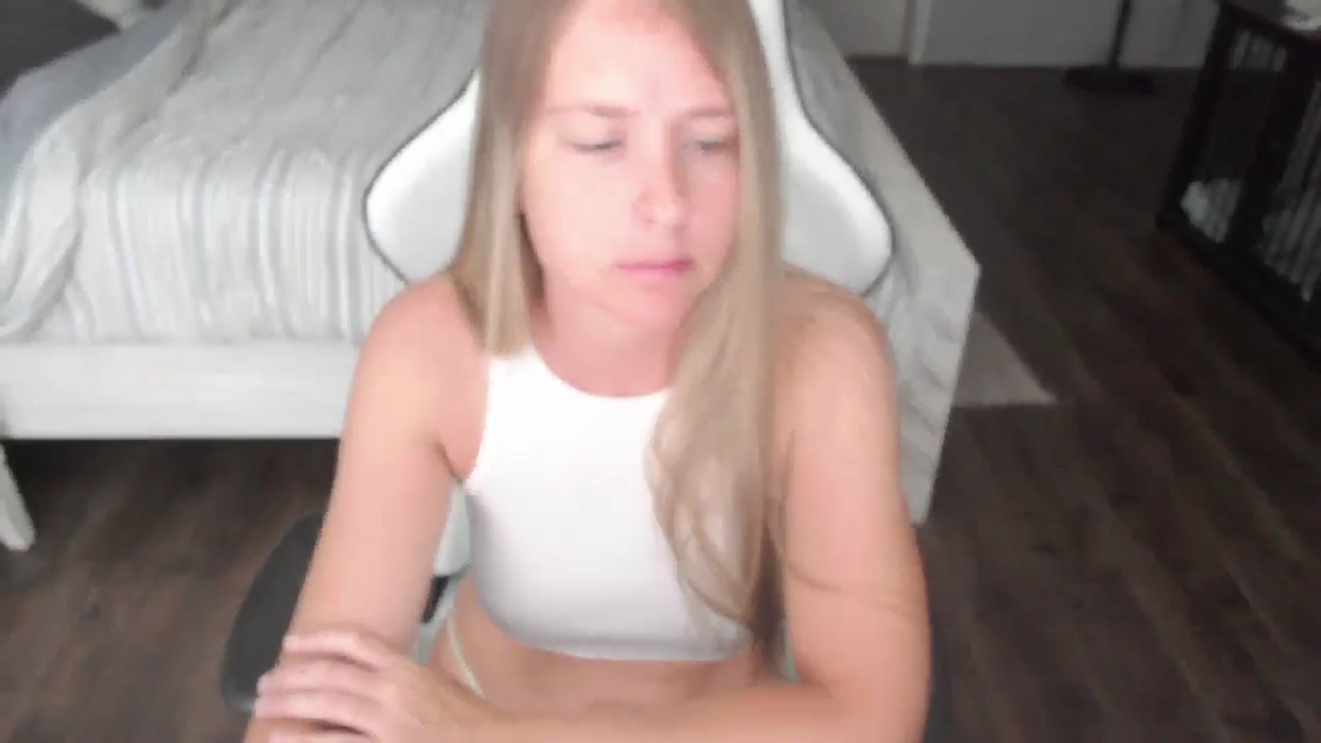 Gallery image thumbnail from ZenZoey's myfreecams stream on, 07/23/2025, 16:40 image 8 of 20