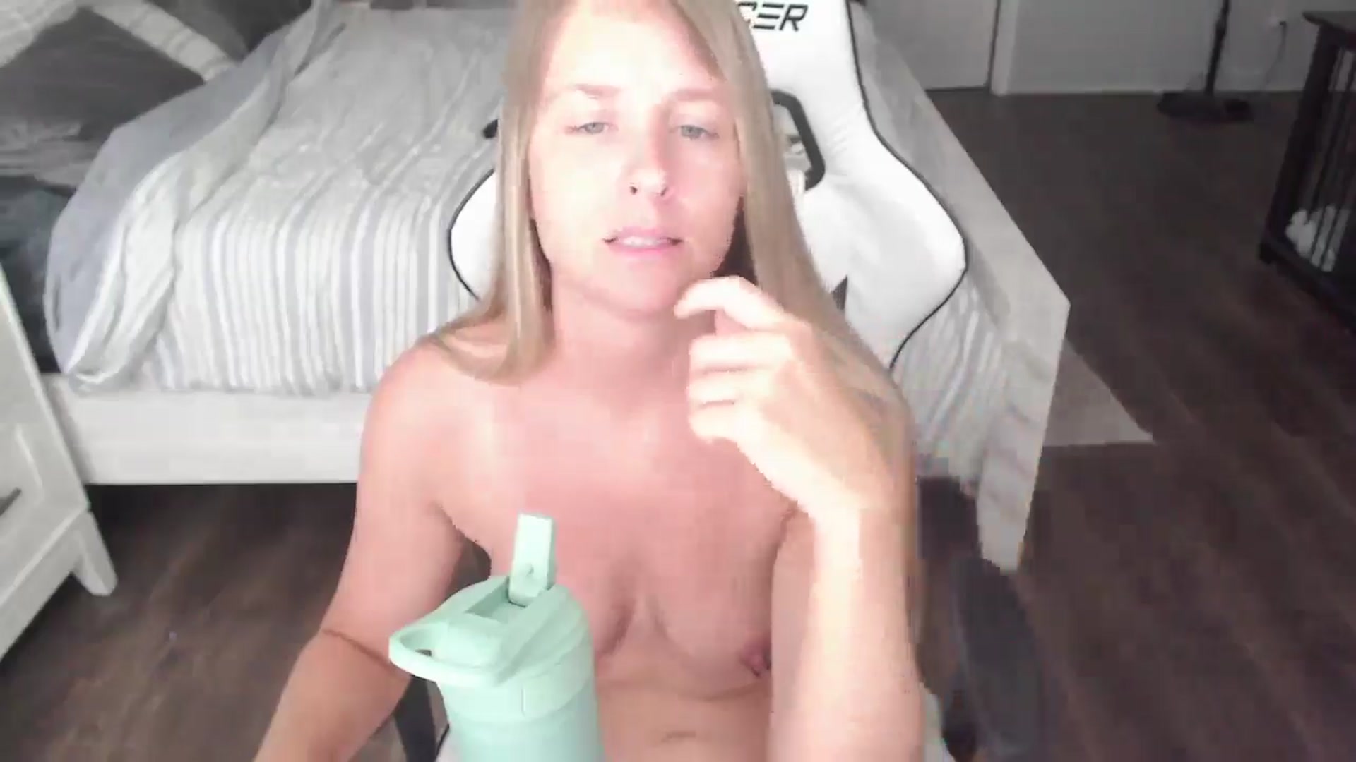 Gallery image thumbnail from ZenZoey's myfreecams stream on, 07/23/2025, 18:32 image 18 of 20
