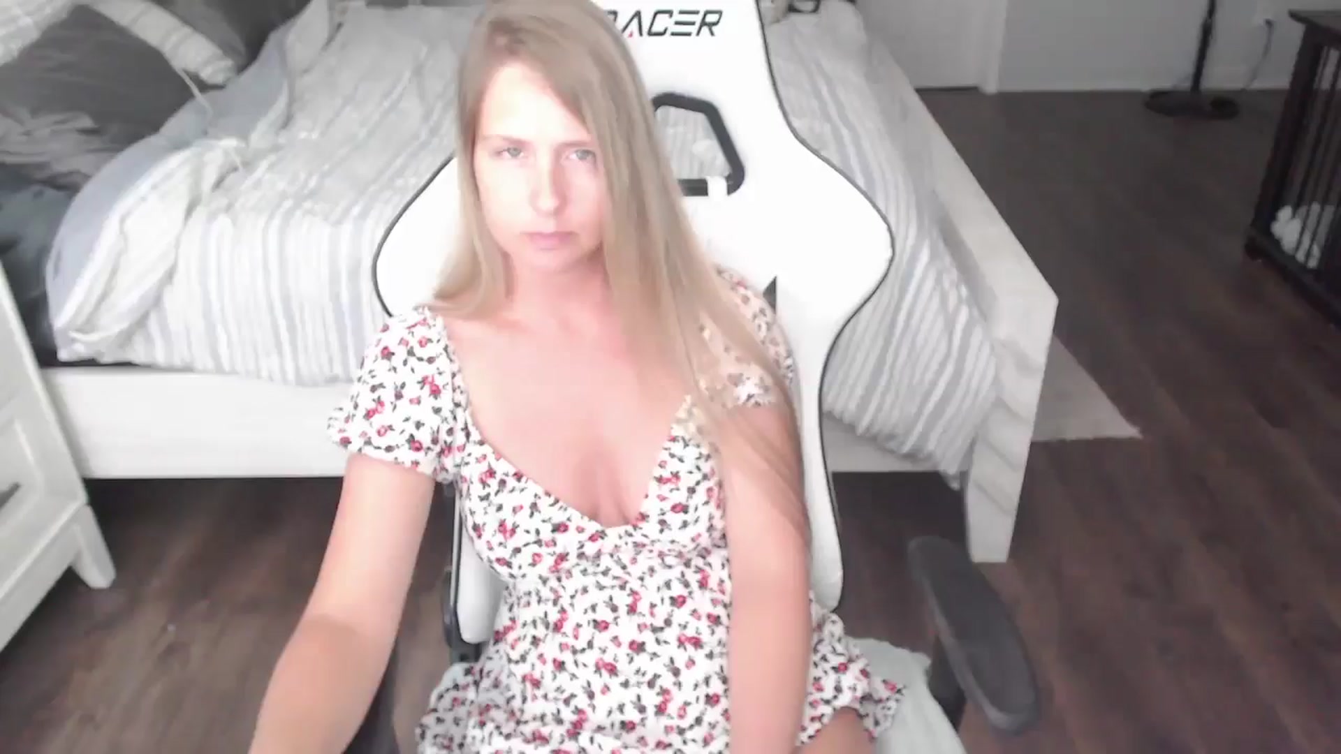 Gallery image thumbnail from ZenZoey's myfreecams stream on, 07/23/2025, 19:30 image 15 of 20