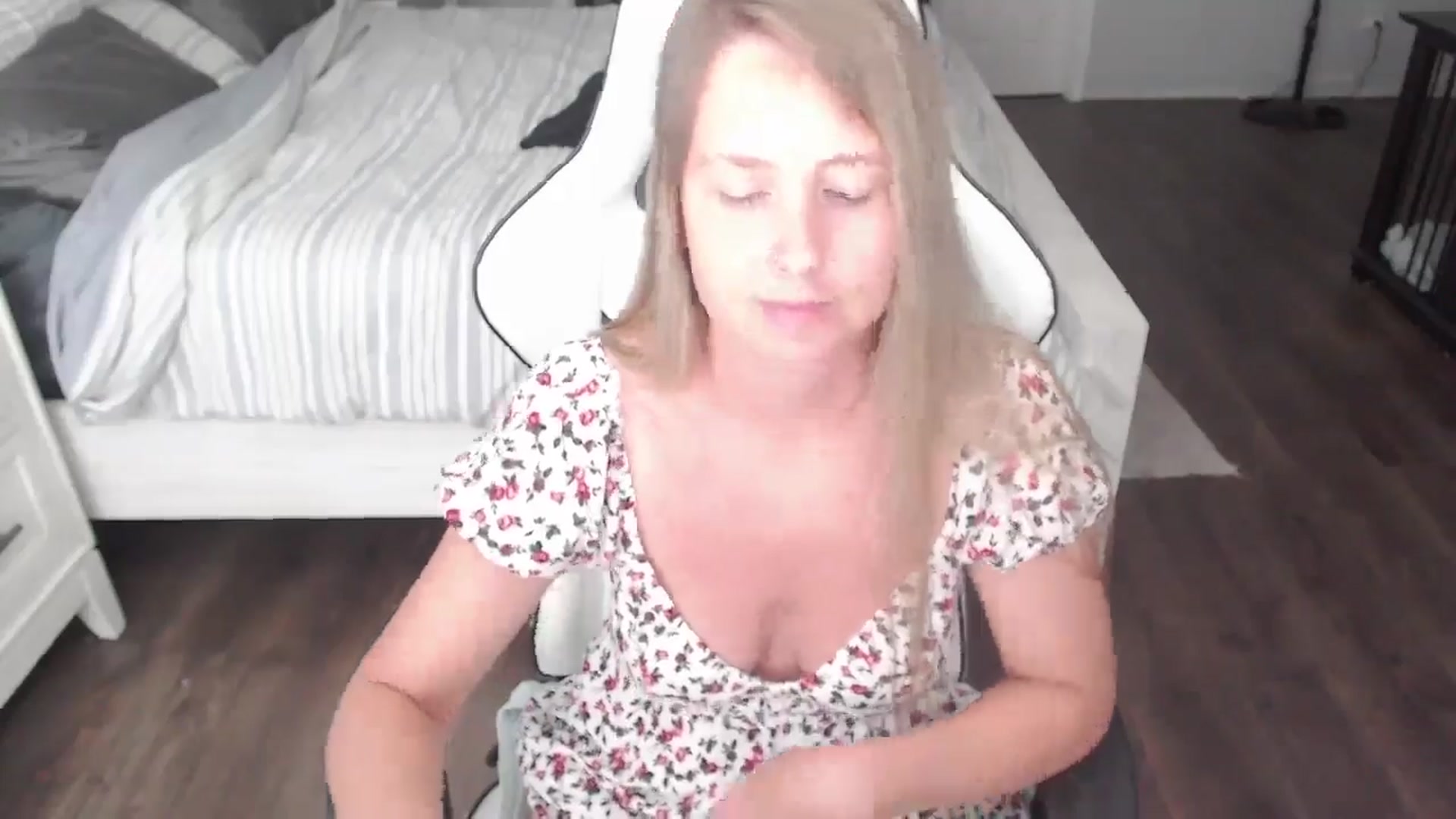 Gallery image thumbnail from ZenZoey's myfreecams stream on, 07/23/2025, 19:30 image 3 of 20