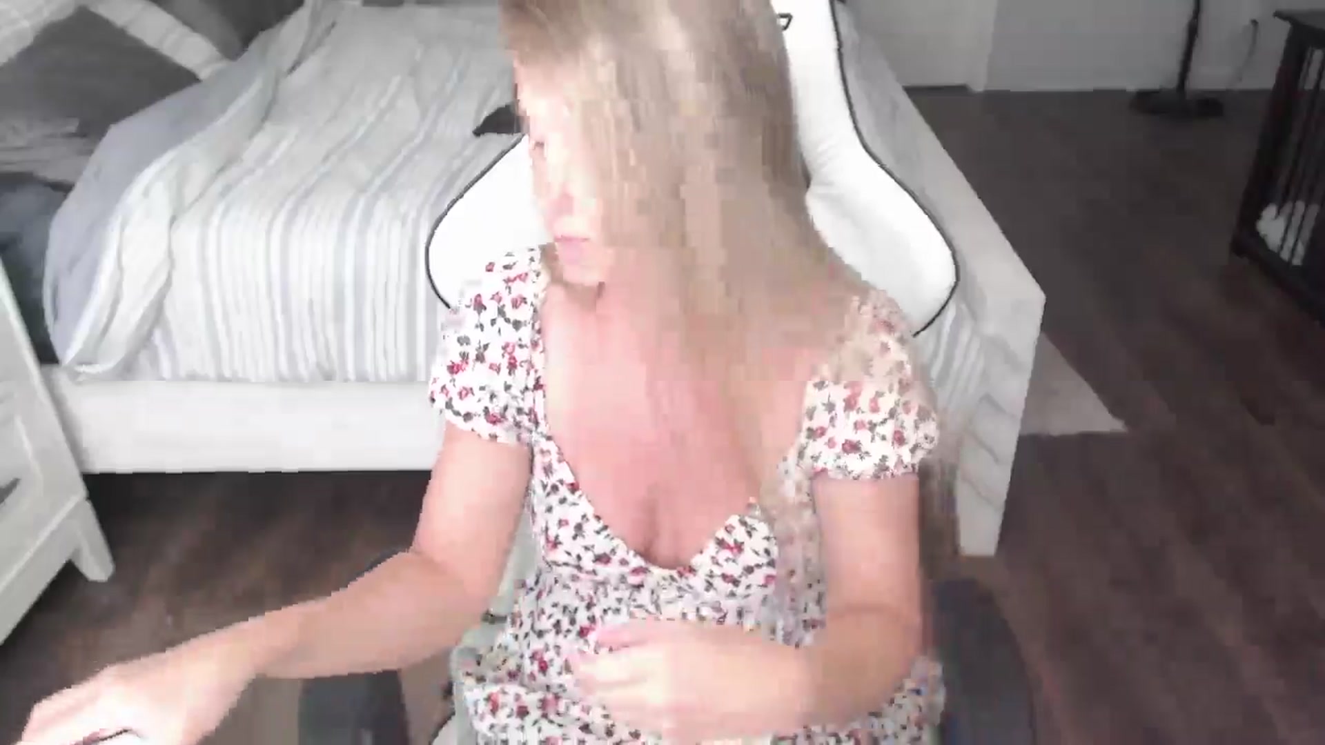 Gallery image thumbnail from ZenZoey's myfreecams stream on, 07/23/2025, 19:30 image 5 of 20