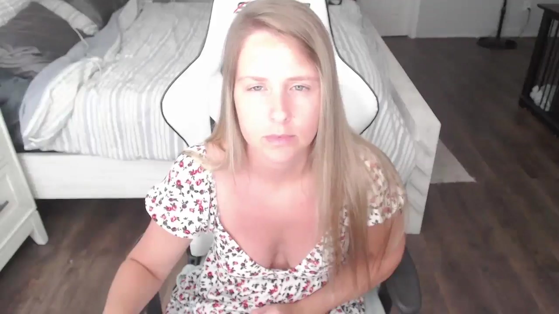 Gallery image thumbnail from ZenZoey's myfreecams stream on, 07/23/2025, 19:47 image 2 of 20