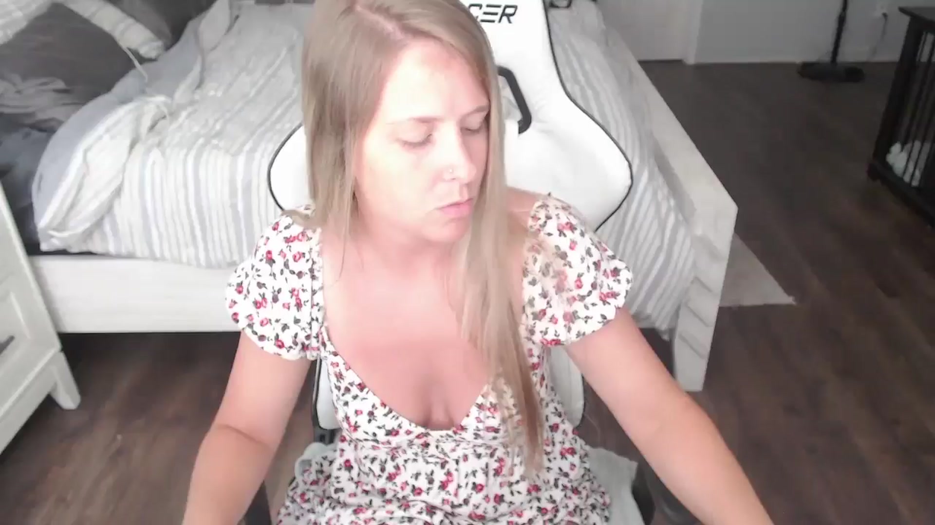 Gallery image thumbnail from ZenZoey's myfreecams stream on, 07/23/2025, 19:47 image 1 of 20