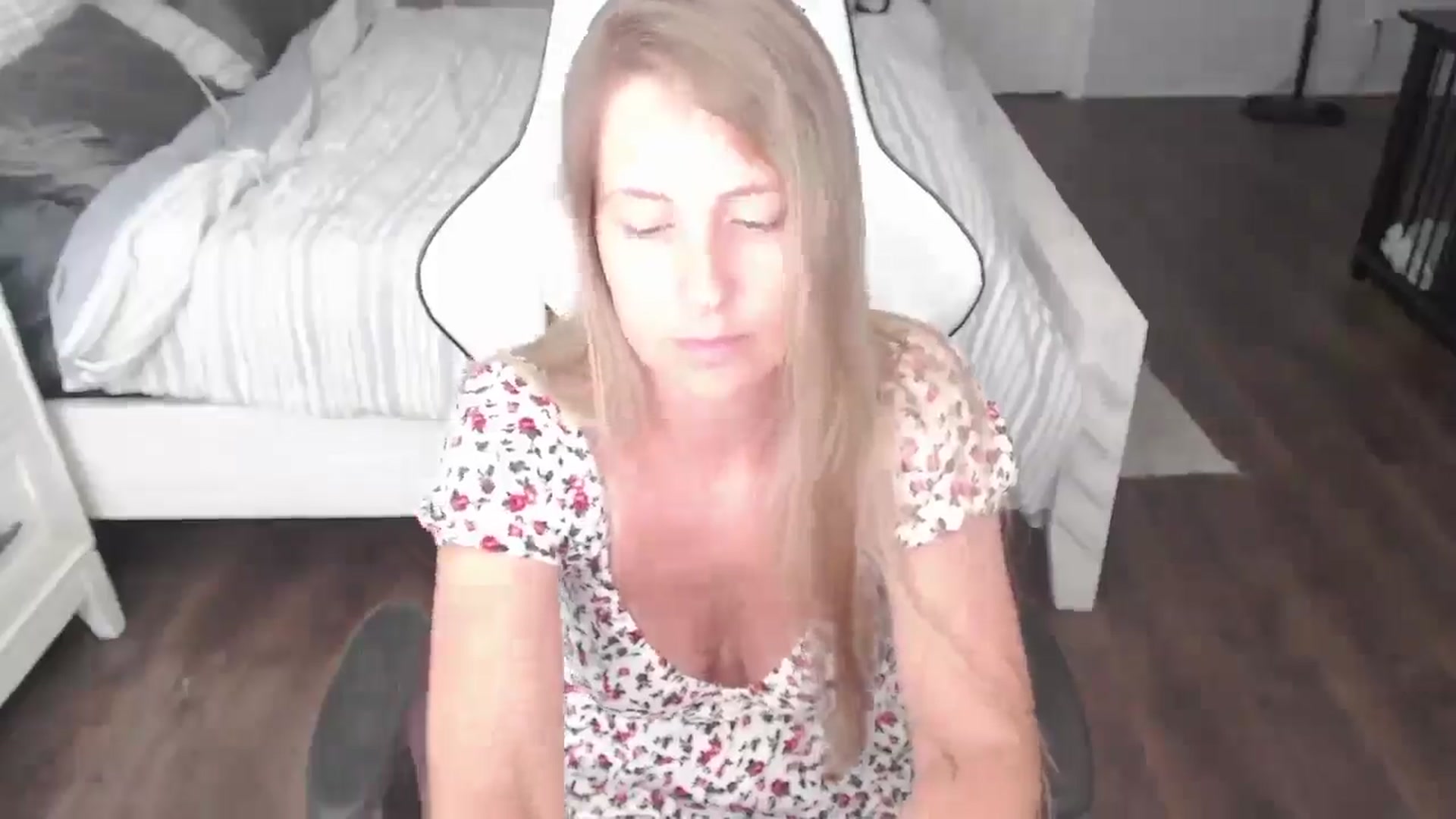 Gallery image thumbnail from ZenZoey's myfreecams stream on, 07/23/2025, 19:47 image 8 of 20