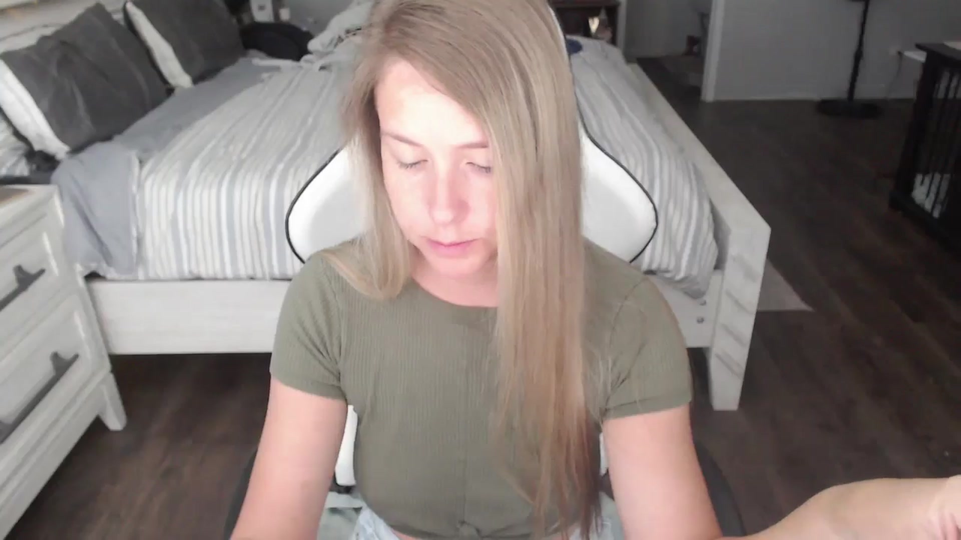 Gallery image thumbnail from ZenZoey's myfreecams stream on, 07/30/2025, 16:10 image 5 of 20