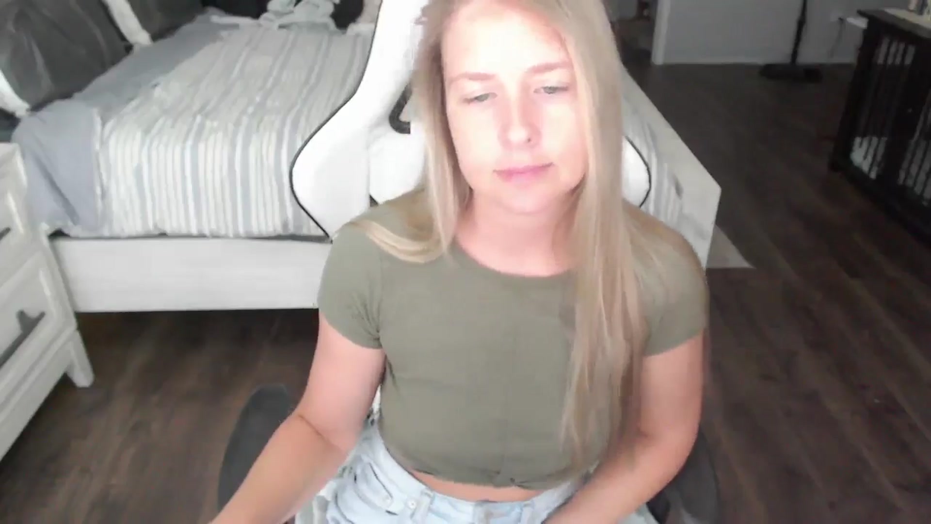 Gallery image thumbnail from ZenZoey's myfreecams stream on, 07/30/2025, 17:21 image 8 of 20