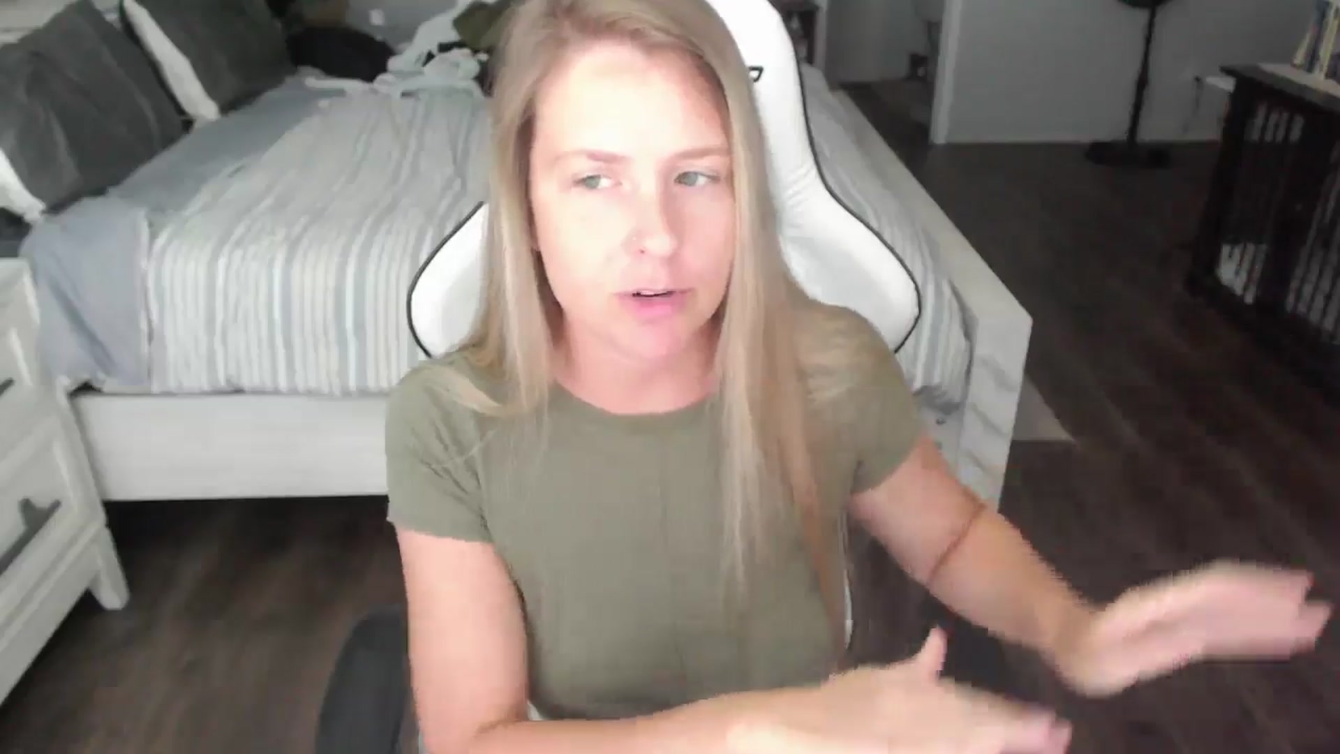 Gallery image thumbnail from ZenZoey's myfreecams stream on, 07/30/2025, 18:43 image 9 of 20