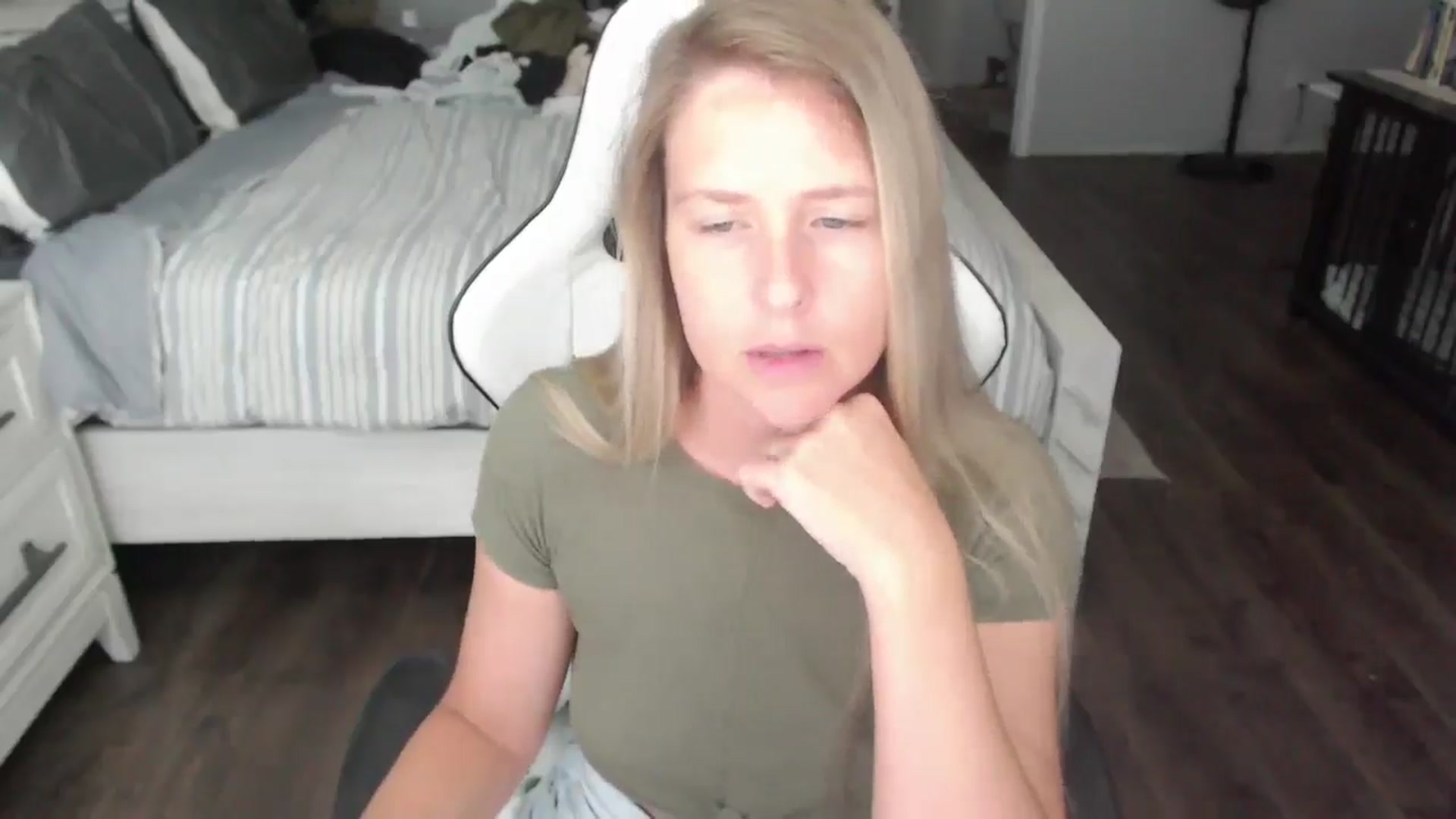 Gallery image thumbnail from ZenZoey's myfreecams stream on, 07/30/2025, 18:43 image 10 of 20