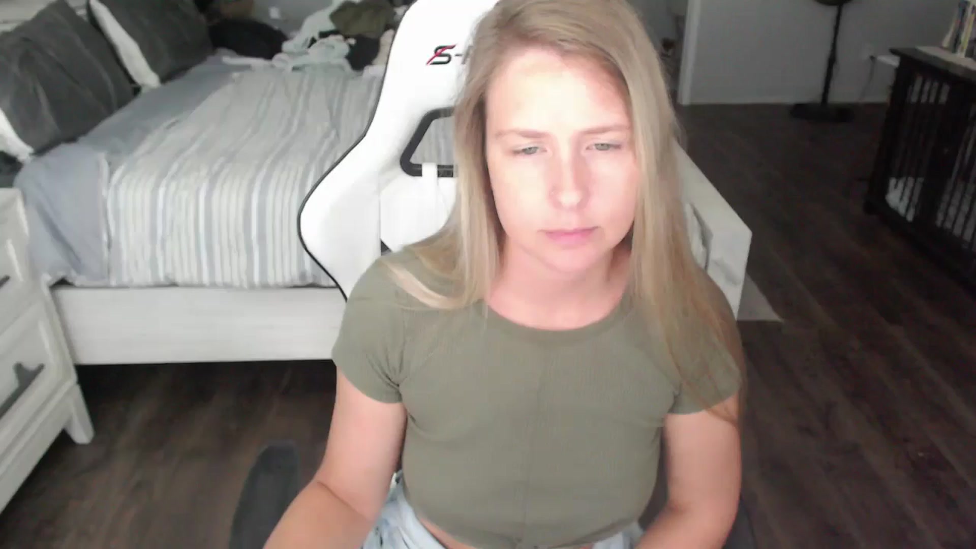 Gallery image thumbnail from ZenZoey's myfreecams stream on, 07/30/2025, 18:43 image 8 of 20