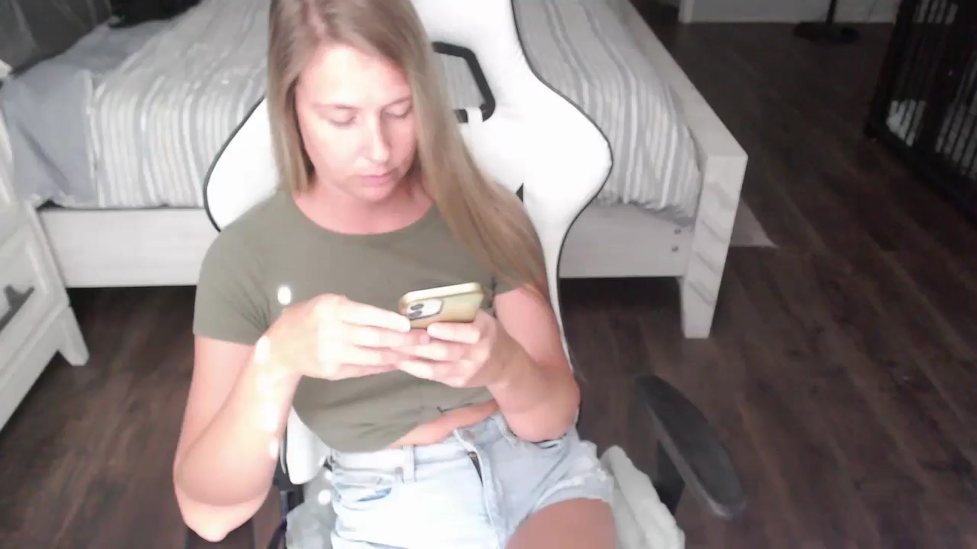 Gallery image thumbnail from ZenZoey's myfreecams stream on, 07/30/2025, 21:04 image 19 of 20