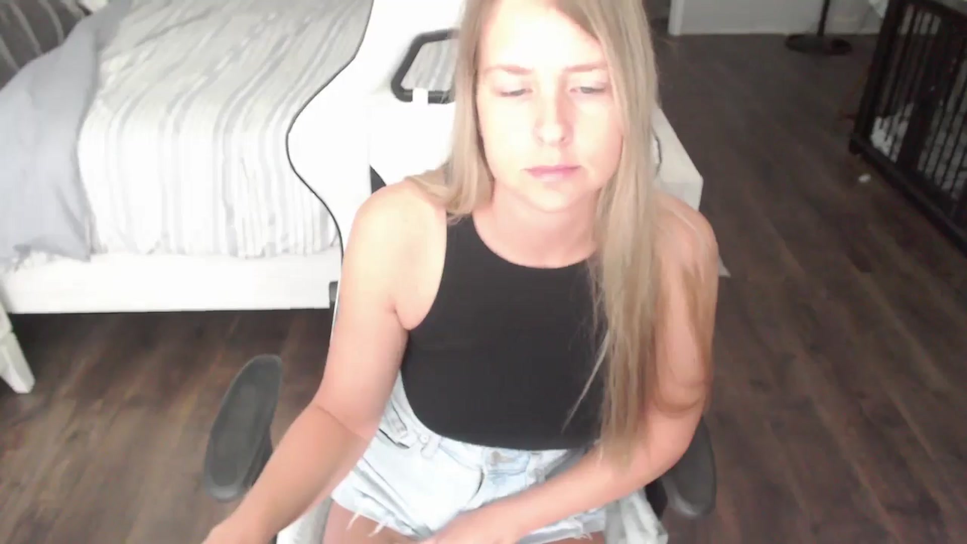 Gallery image thumbnail from ZenZoey's myfreecams stream on, 07/31/2025, 16:25 image 7 of 20