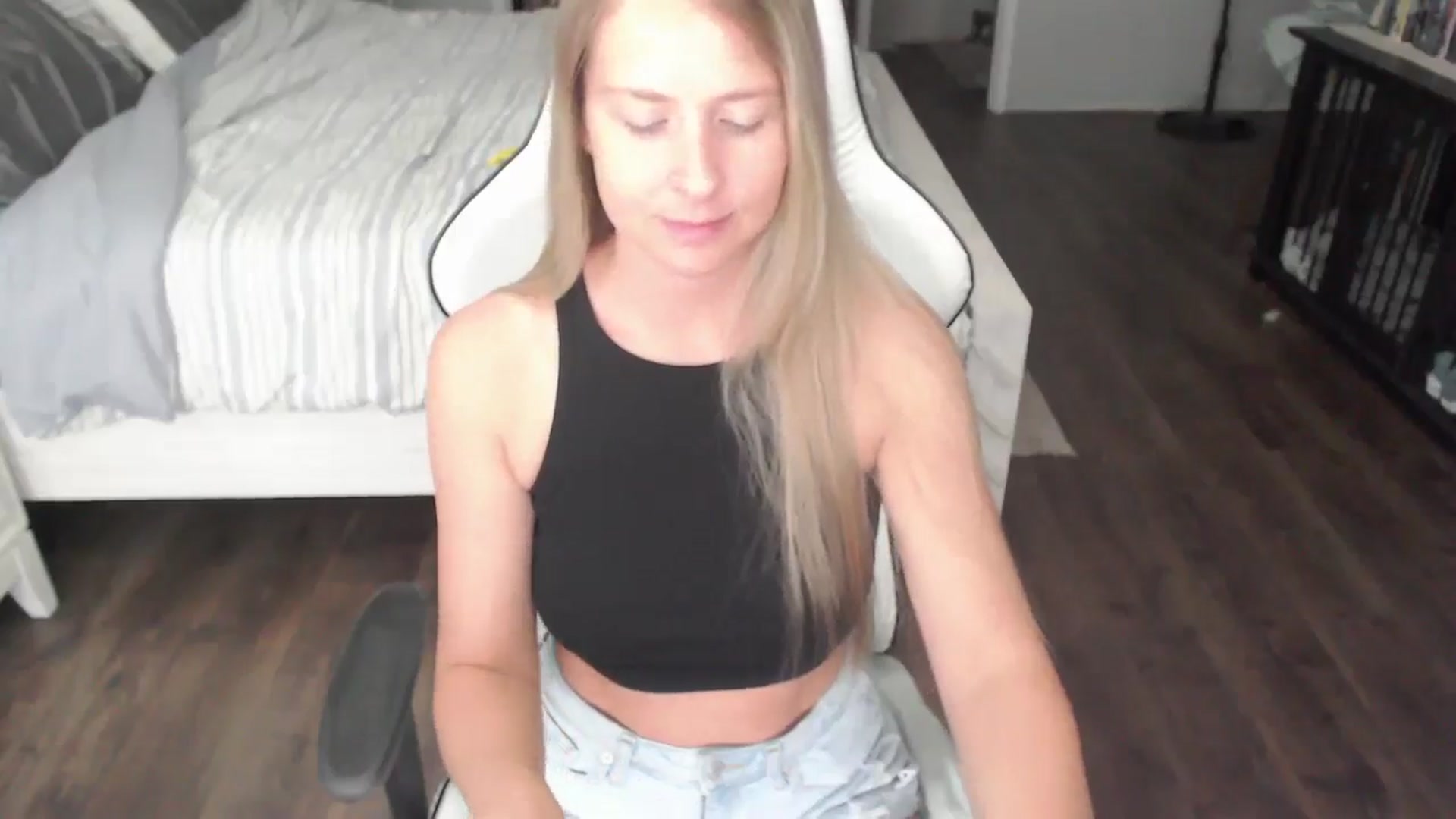 Gallery image thumbnail from ZenZoey's myfreecams stream on, 07/31/2025, 16:25 image 19 of 20
