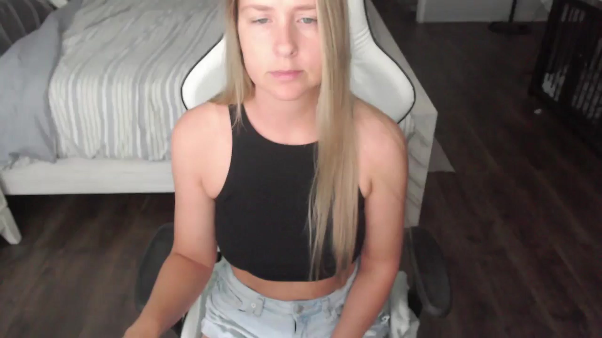 Gallery image thumbnail from ZenZoey's myfreecams stream on, 07/31/2025, 16:25 image 1 of 20