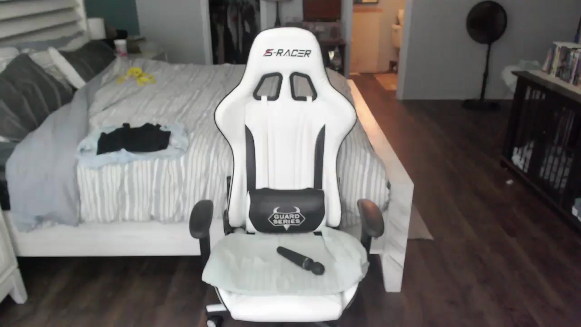 Gallery image thumbnail from ZenZoey's myfreecams stream on, 07/31/2025, 18:10 image 12 of 20