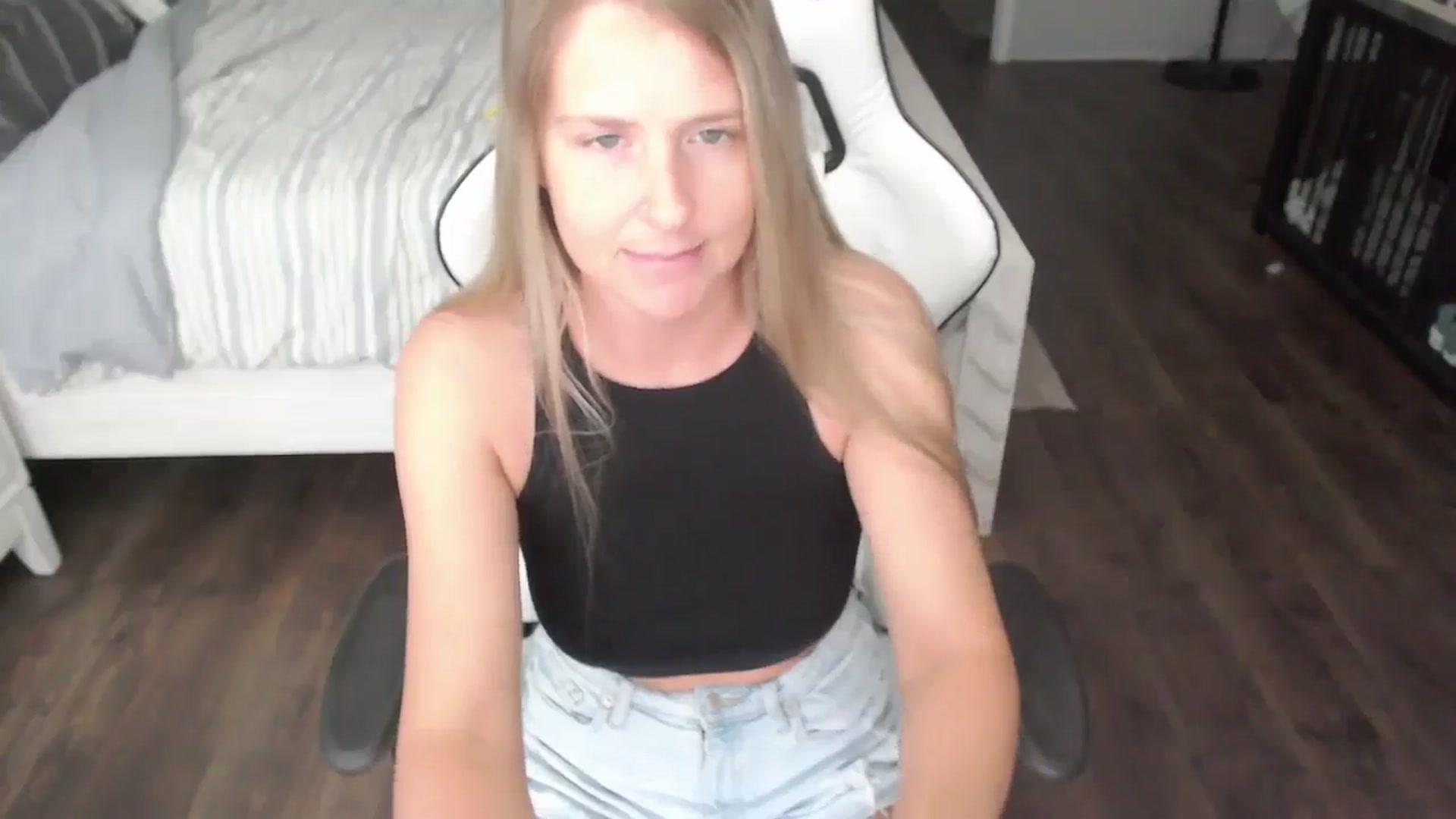 Gallery image thumbnail from ZenZoey's myfreecams stream on, 07/31/2025, 18:10 image 3 of 20