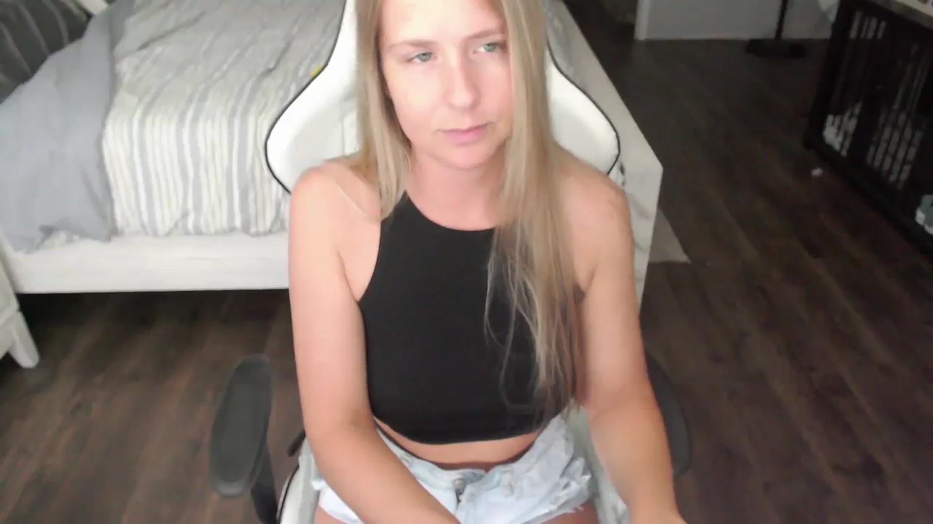 Gallery image thumbnail from ZenZoey's myfreecams stream on, 07/31/2025, 18:10 image 6 of 20