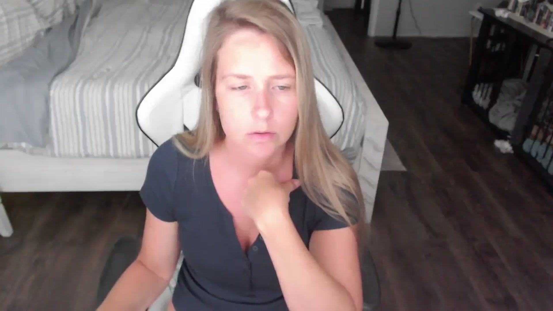 Gallery image thumbnail from ZenZoey's myfreecams stream on, 08/05/2025, 18:26 image 13 of 20