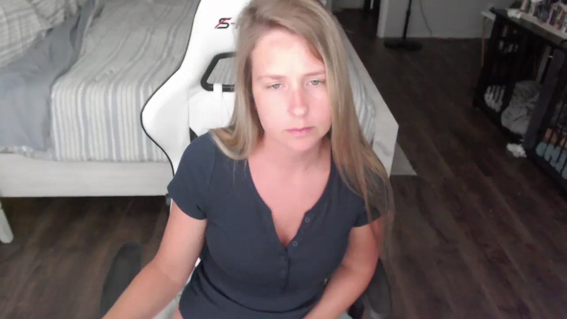Gallery image thumbnail from ZenZoey's myfreecams stream on, 08/05/2025, 18:26 image 14 of 20