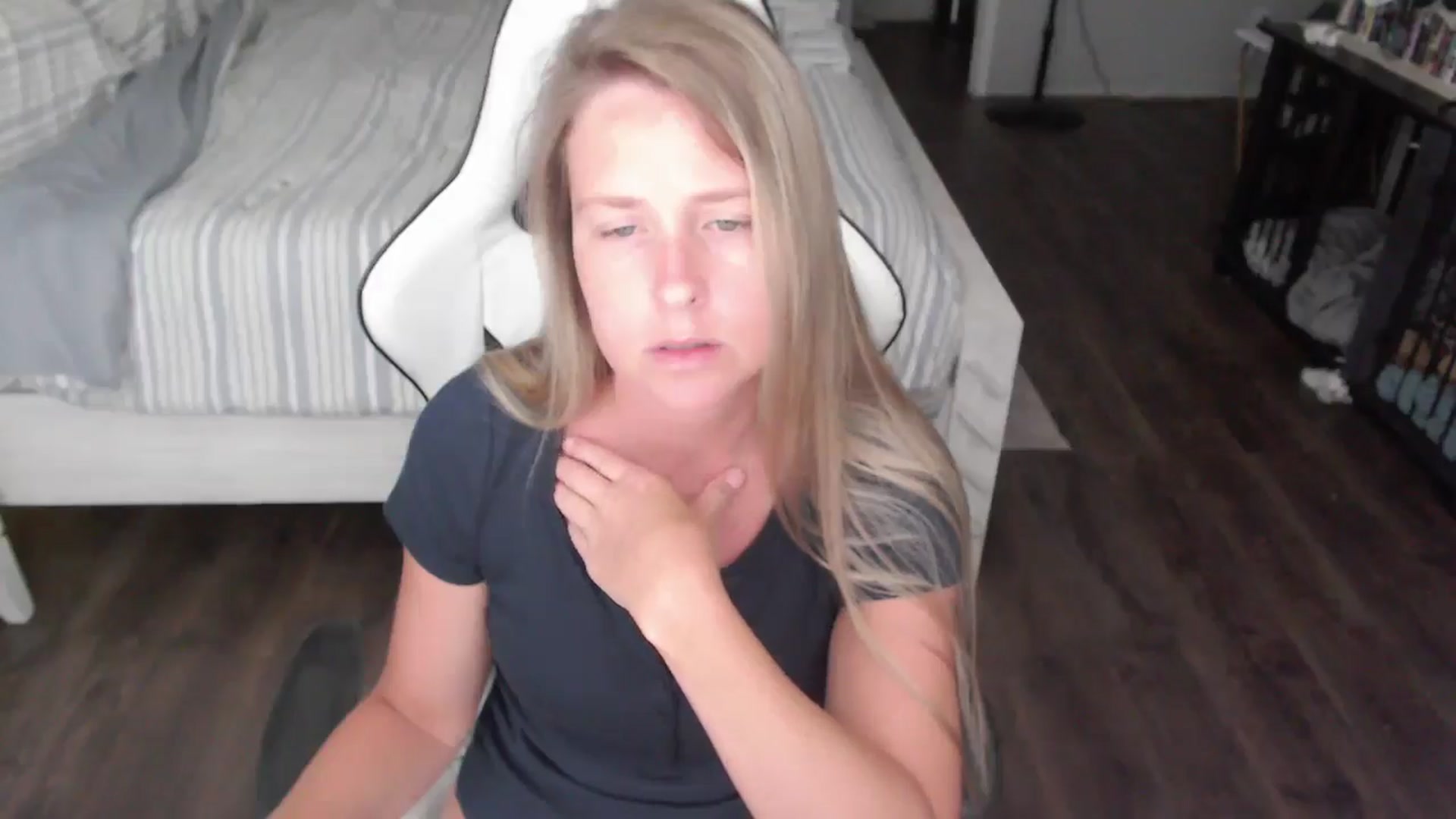 Gallery image thumbnail from ZenZoey's myfreecams stream on, 08/05/2025, 18:26 image 15 of 20