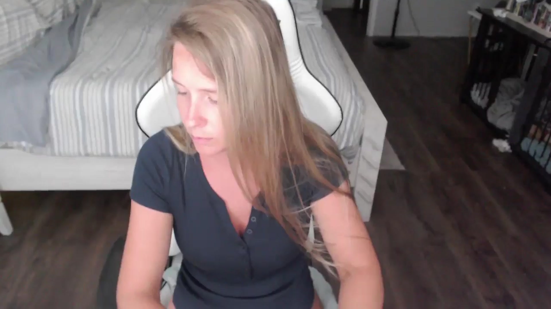 Gallery image thumbnail from ZenZoey's myfreecams stream on, 08/05/2025, 18:26 image 12 of 20