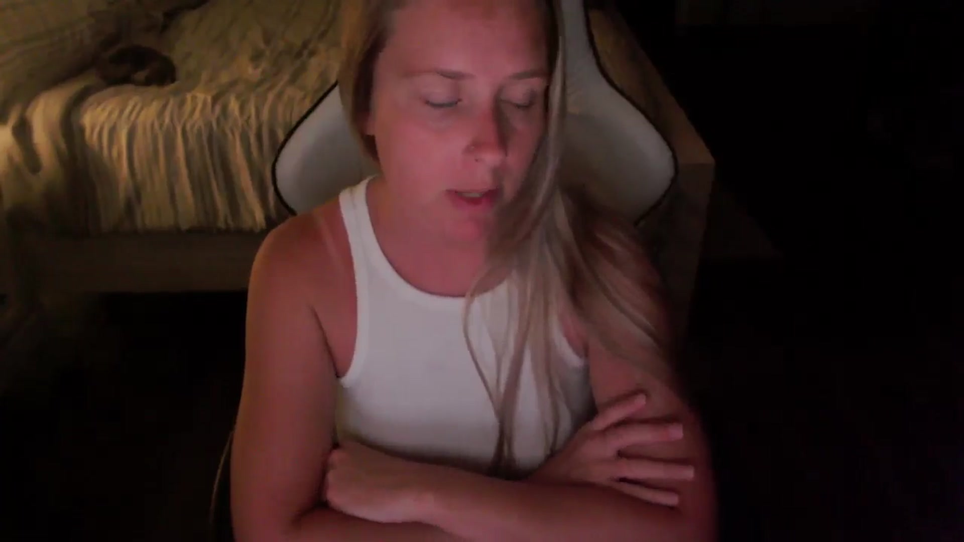 Gallery image thumbnail from ZenZoey's myfreecams stream on, 08/06/2025, 01:18 image 12 of 20