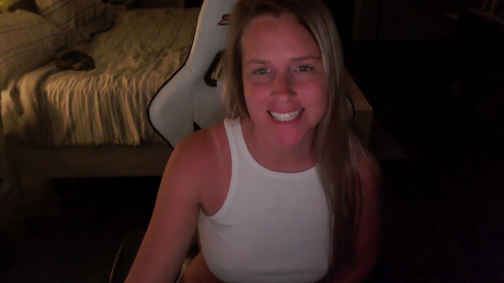 Gallery image thumbnail from ZenZoey's myfreecams stream on, 08/06/2025, 01:18 image 16 of 20