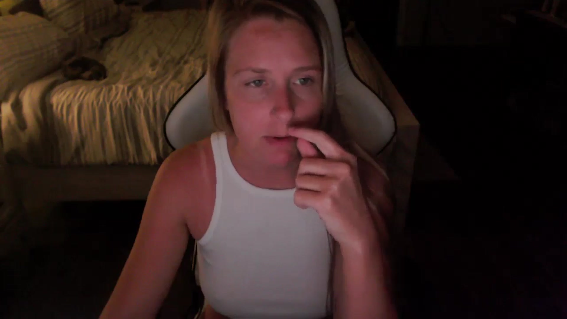 Gallery image thumbnail from ZenZoey's myfreecams stream on, 08/06/2025, 01:18 image 13 of 20