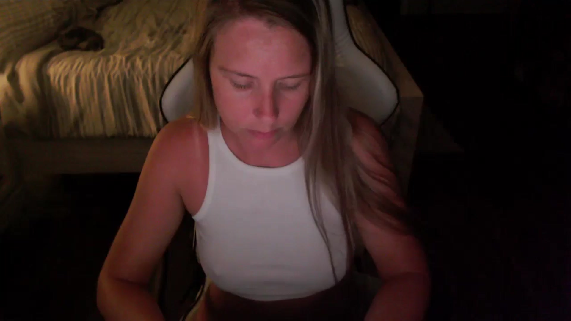 Gallery image thumbnail from ZenZoey's myfreecams stream on, 08/06/2025, 01:18 image 11 of 20