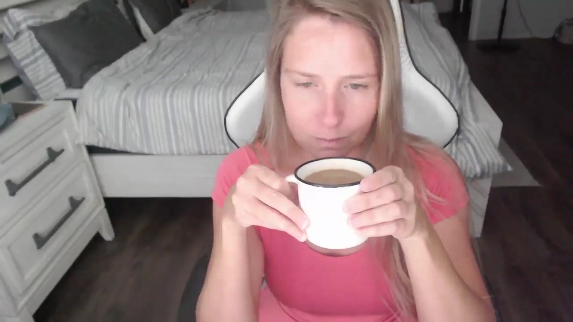 Gallery image thumbnail from ZenZoey's myfreecams stream on, 08/06/2025, 16:11 image 14 of 20