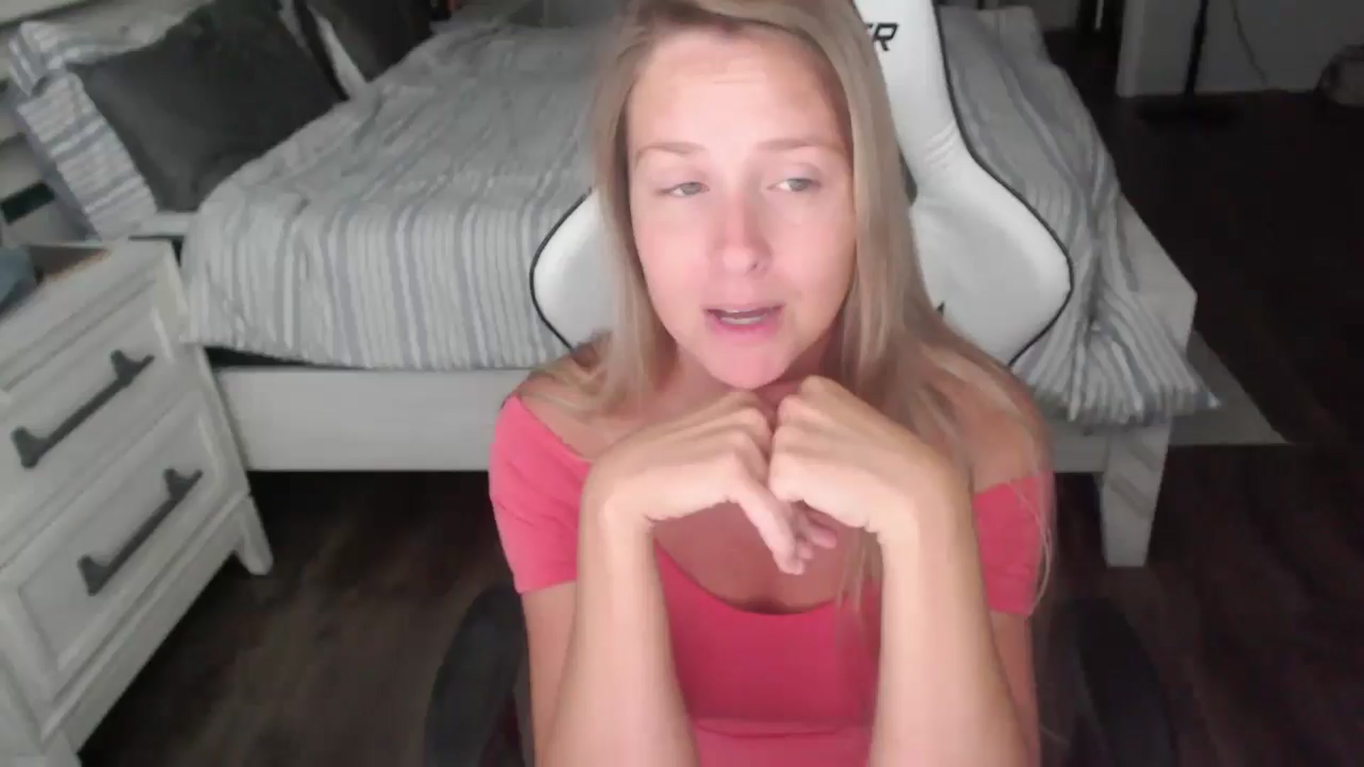 Gallery image thumbnail from ZenZoey's myfreecams stream on, 08/06/2025, 16:11 image 3 of 20
