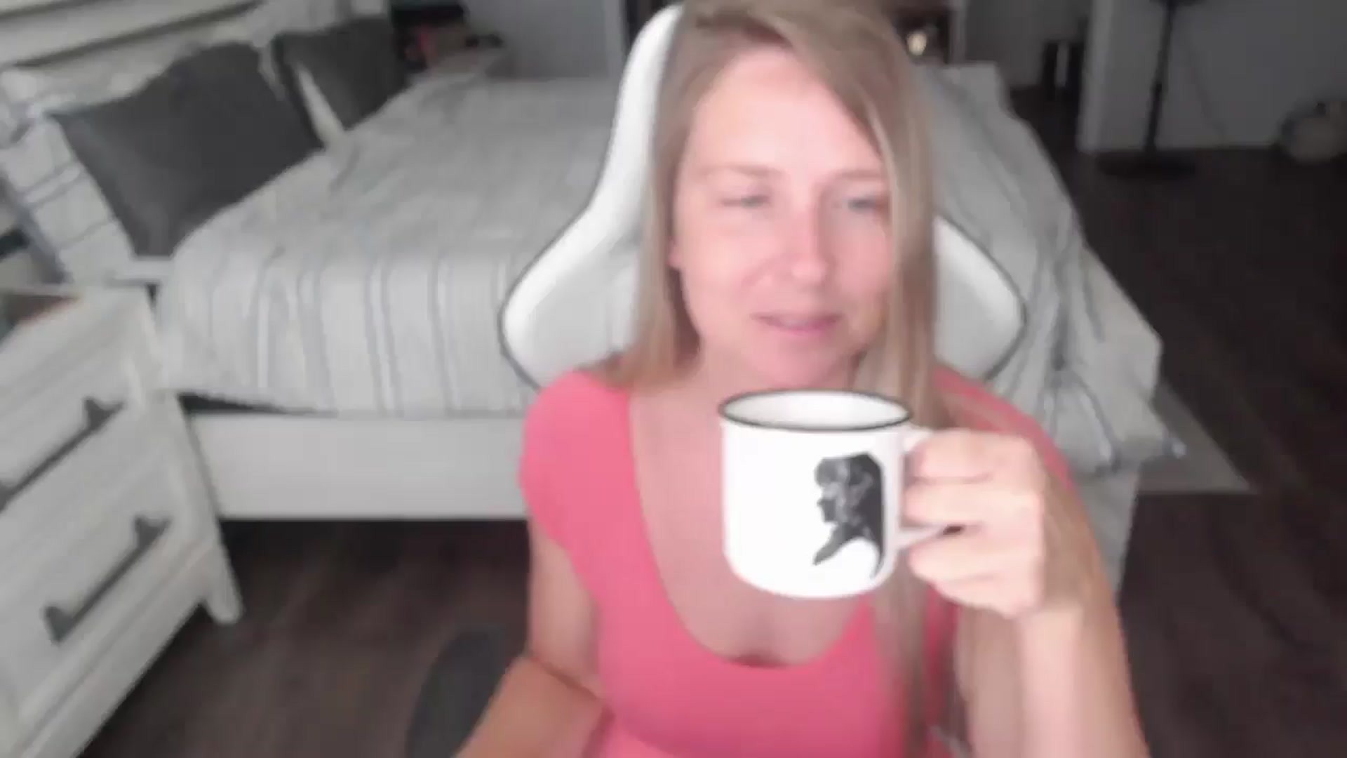 Gallery image thumbnail from ZenZoey's myfreecams stream on, 08/06/2025, 17:54 image 1 of 20