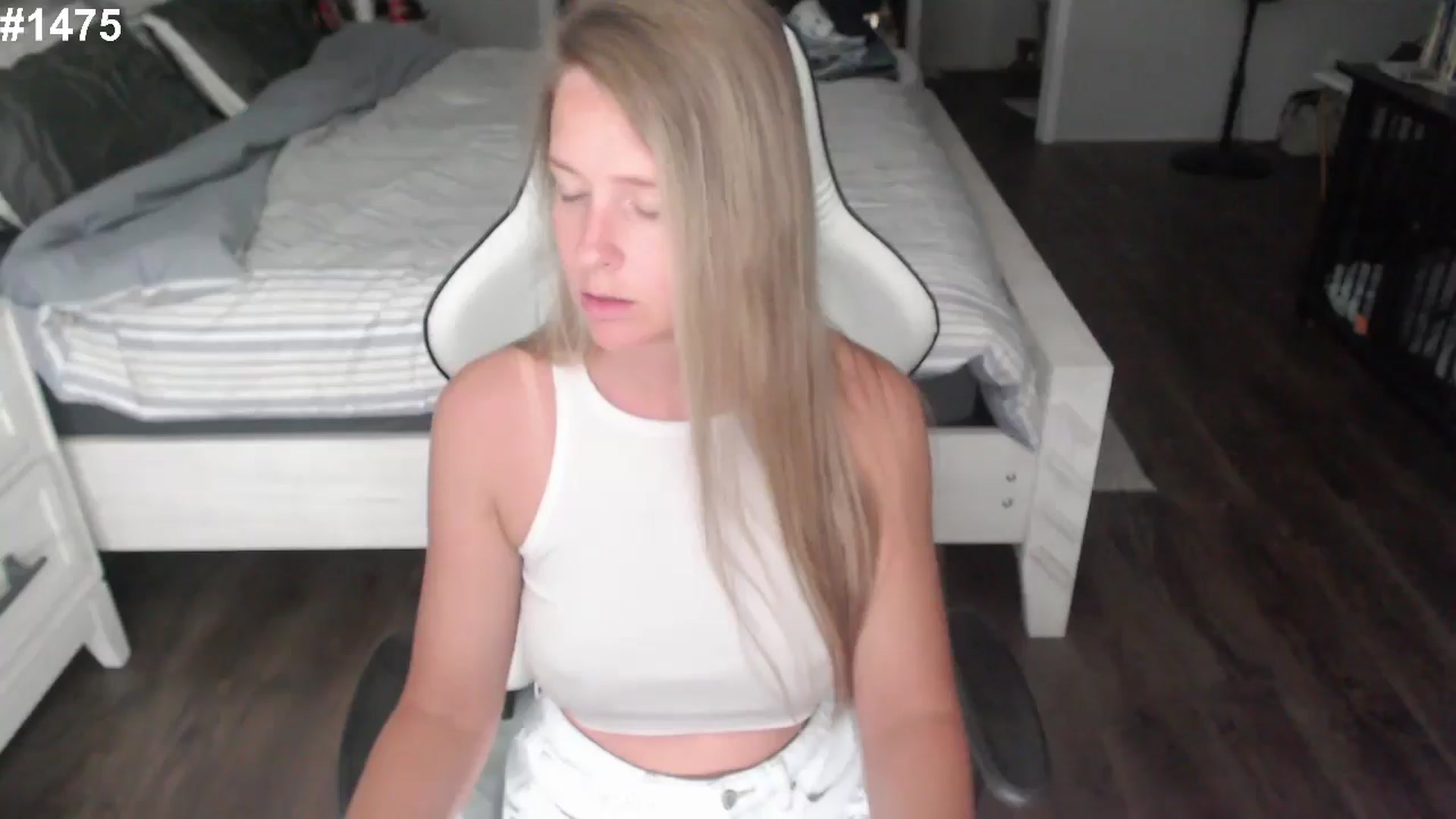 Gallery image thumbnail from ZenZoey's myfreecams stream on, 08/07/2025, 16:13 image 1 of 20