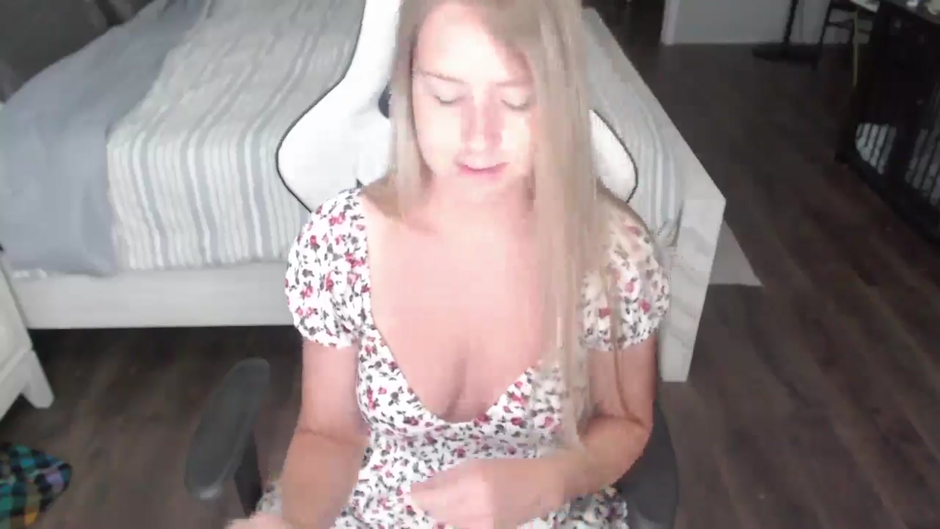 Gallery image thumbnail from ZenZoey's myfreecams stream on, 08/12/2025, 16:46 image 2 of 20