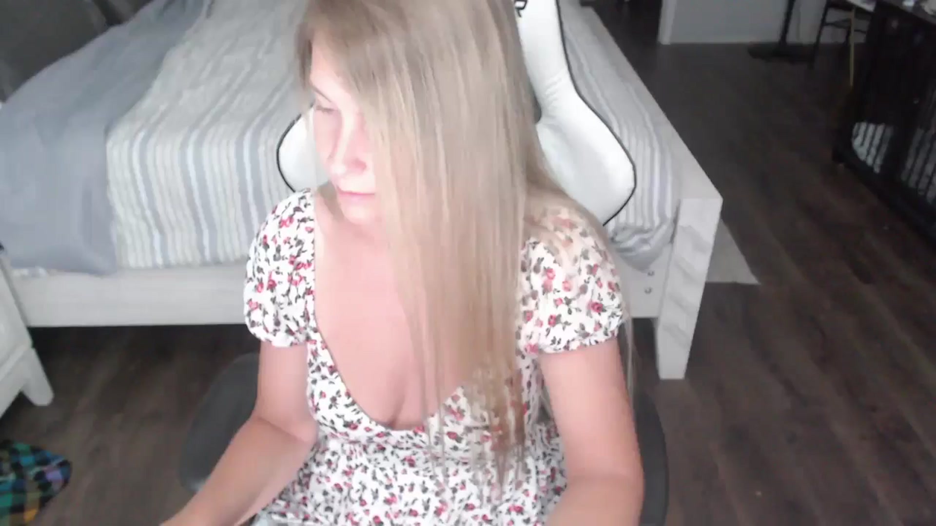 Gallery image thumbnail from ZenZoey's myfreecams stream on, 08/12/2025, 16:46 image 3 of 20