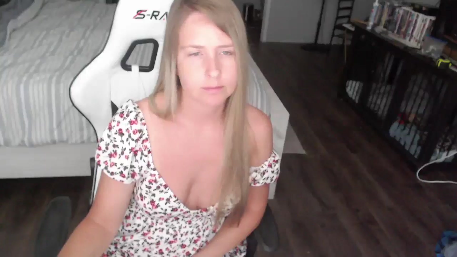 Gallery image thumbnail from ZenZoey's myfreecams stream on, 08/12/2025, 17:47 image 3 of 20