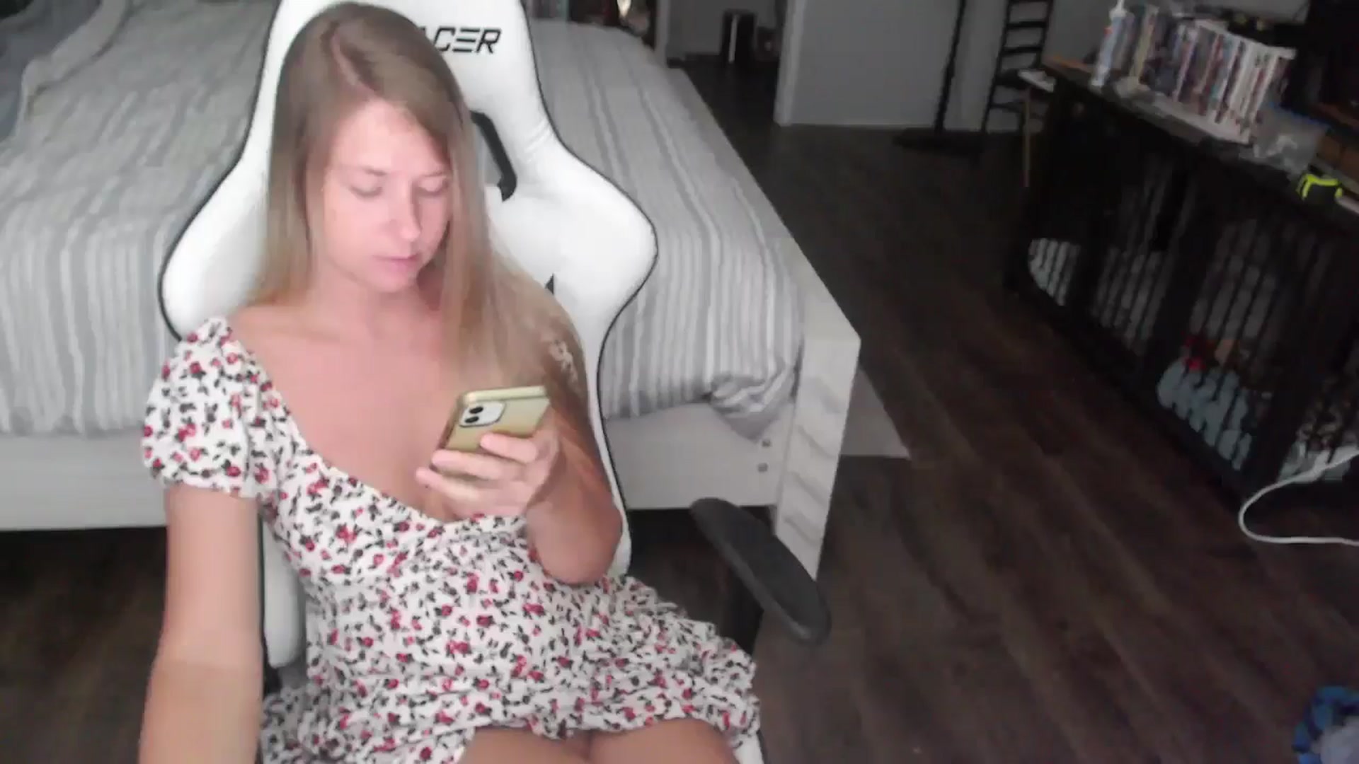 Gallery image thumbnail from ZenZoey's myfreecams stream on, 08/12/2025, 17:47 image 8 of 20