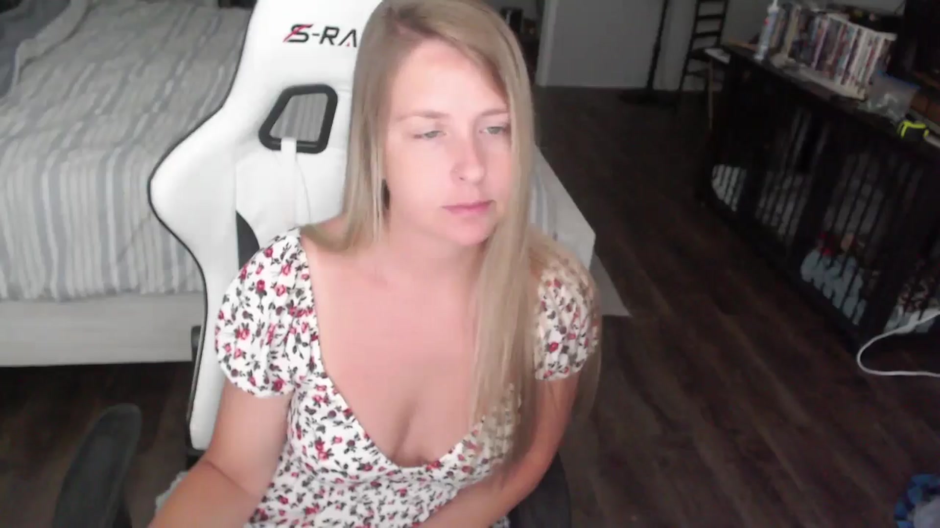 Gallery image thumbnail from ZenZoey's myfreecams stream on, 08/12/2025, 17:47 image 12 of 20