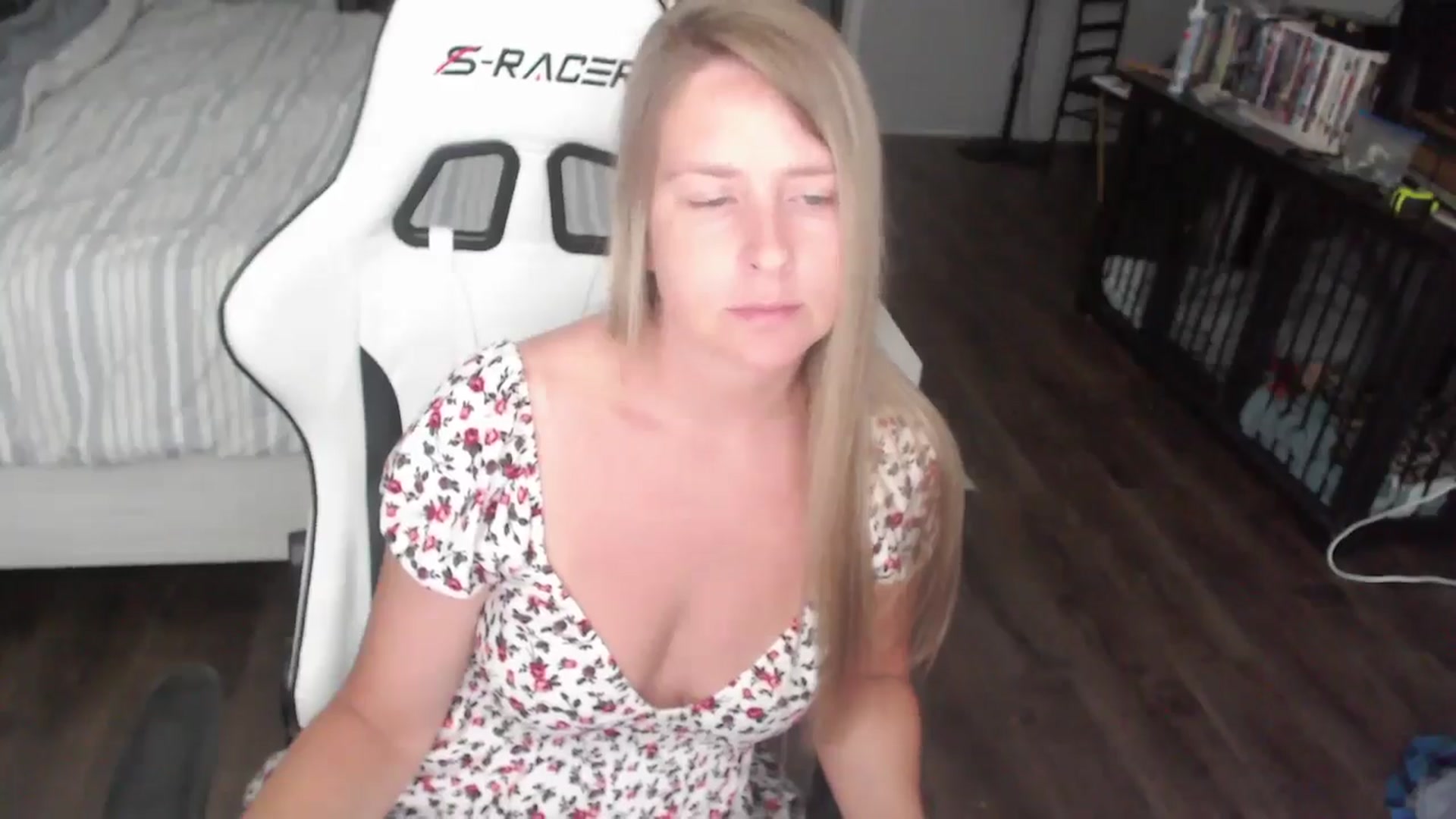 Gallery image thumbnail from ZenZoey's myfreecams stream on, 08/12/2025, 17:47 image 5 of 20