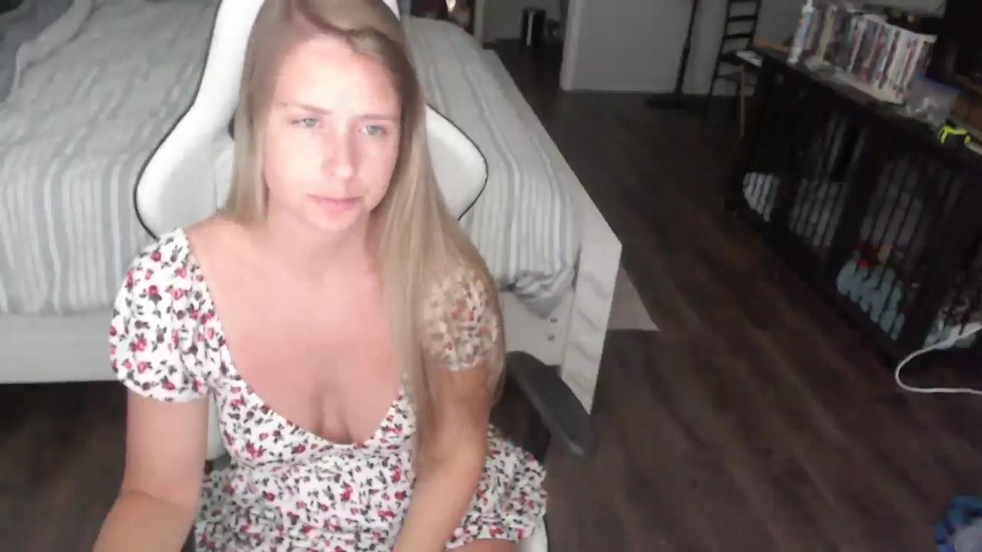 Gallery image thumbnail from ZenZoey's myfreecams stream on, 08/12/2025, 17:47 image 6 of 20