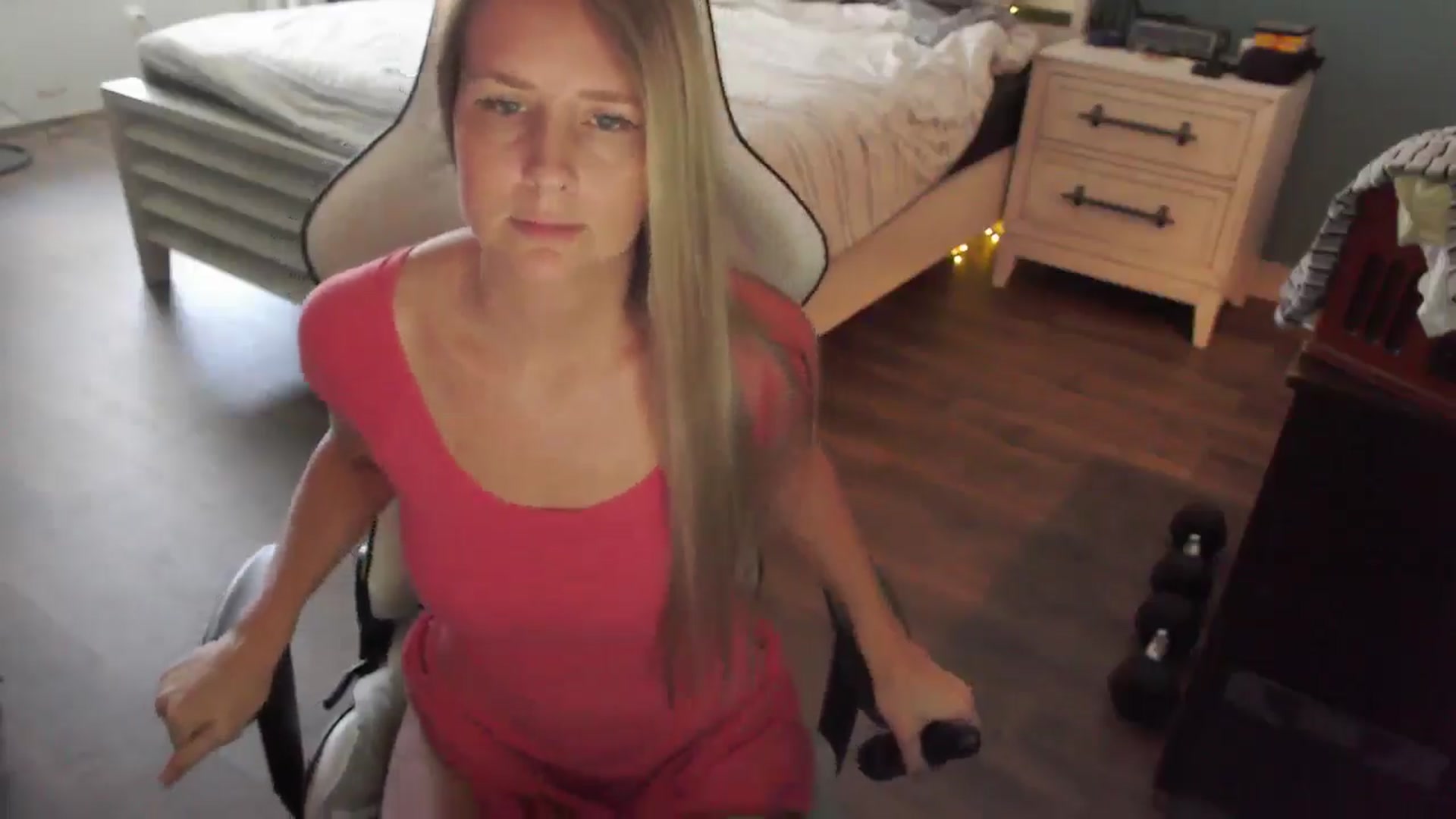 Gallery image thumbnail from ZenZoey's myfreecams stream on, 09/16/2025, 17:26 image 13 of 20
