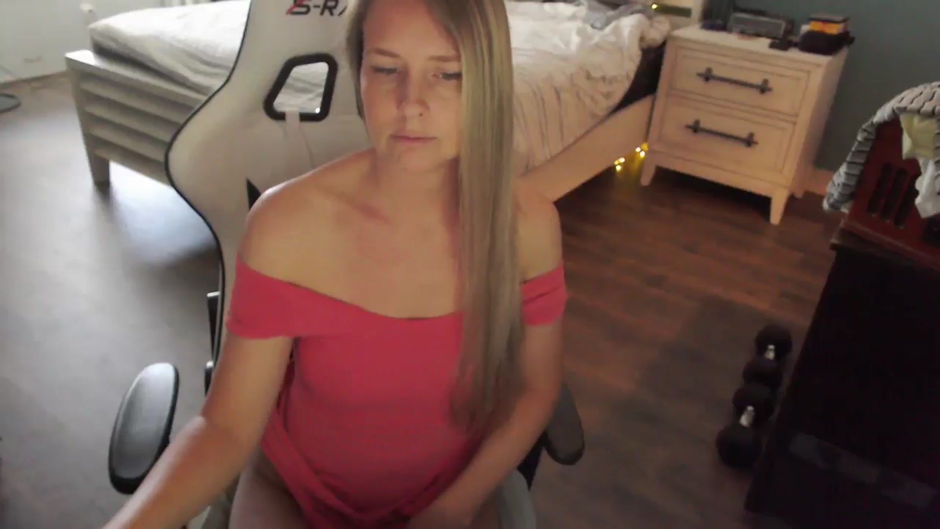 Gallery image thumbnail from ZenZoey's myfreecams stream on, 09/16/2025, 17:26 image 12 of 20