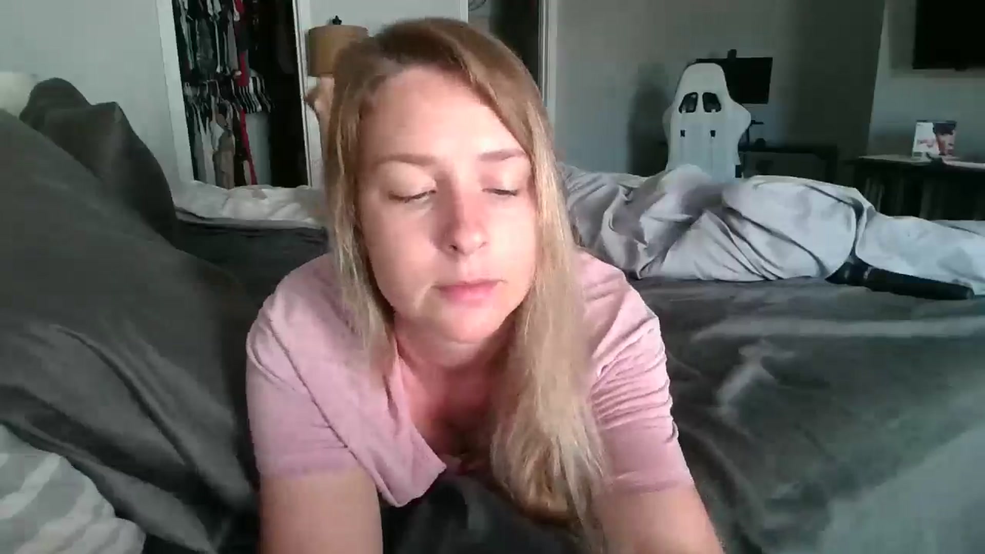 Gallery image thumbnail from ZenZoey's myfreecams stream on, 10/02/2025, 15:05 image 6 of 20