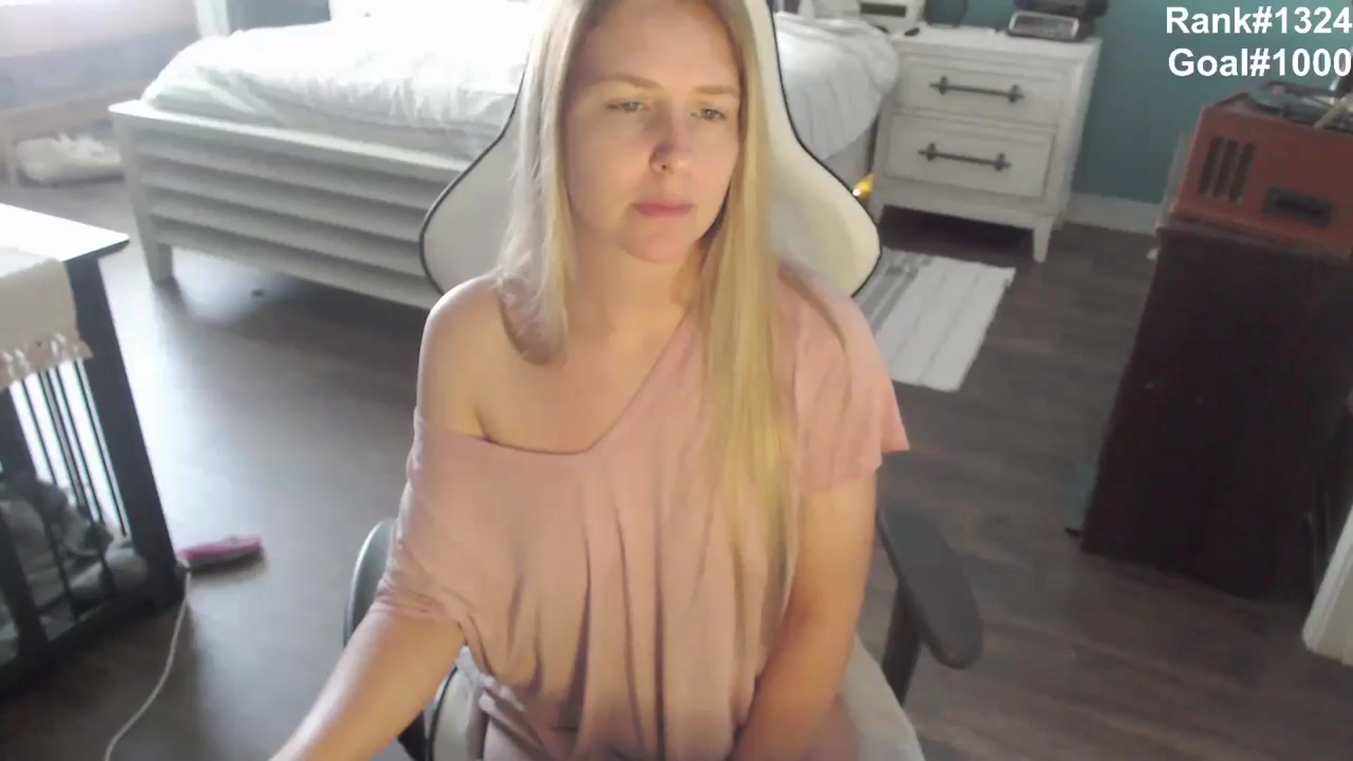 Gallery image thumbnail from ZenZoey's myfreecams stream on, 10/02/2025, 15:44 image 14 of 20
