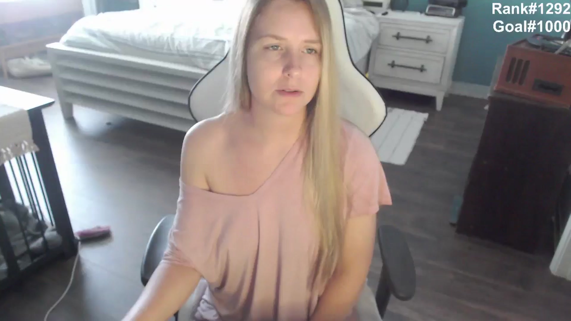 Gallery image thumbnail from ZenZoey's myfreecams stream on, 10/02/2025, 15:44 image 20 of 20